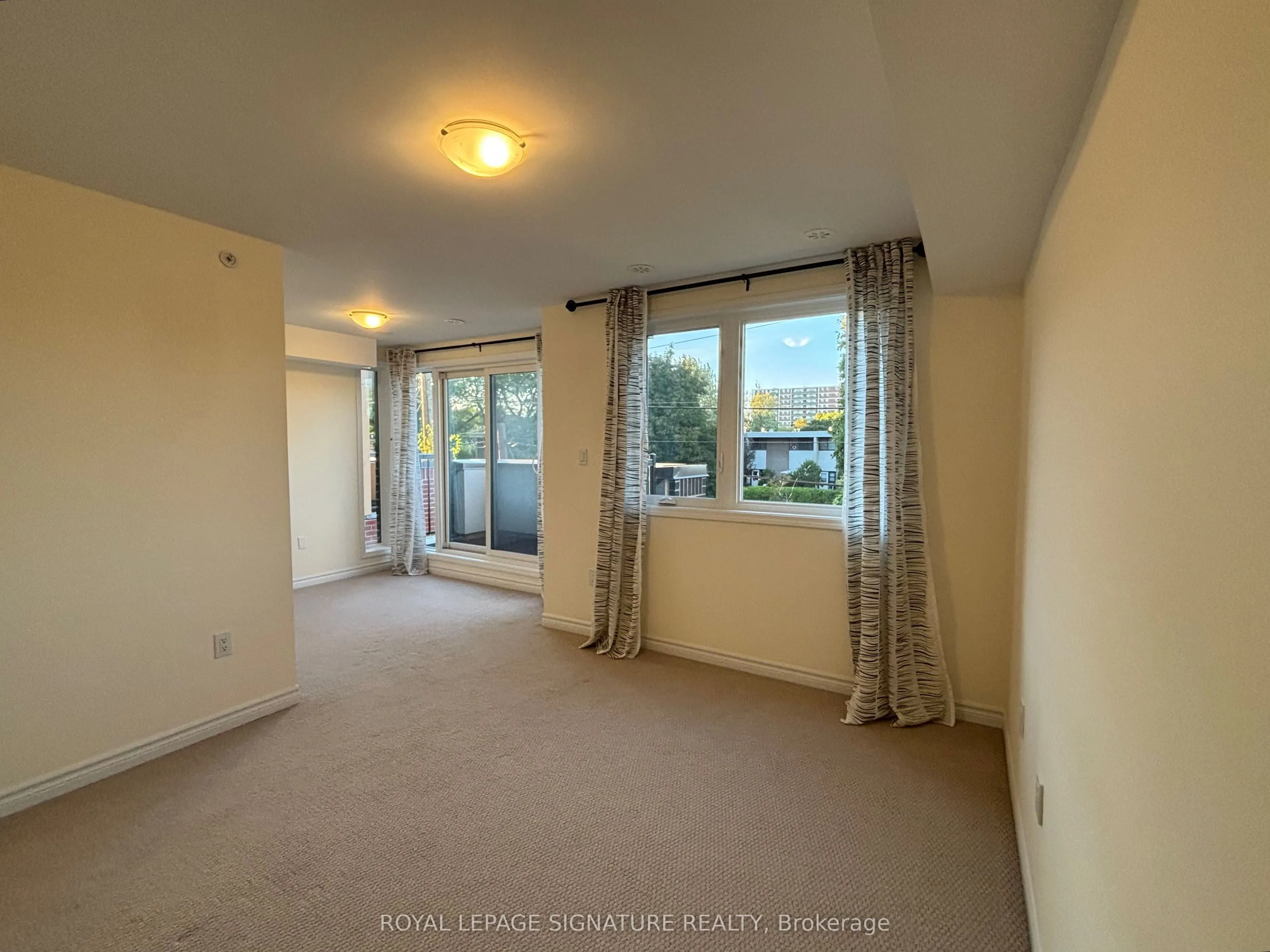 1B Clintwood Gate