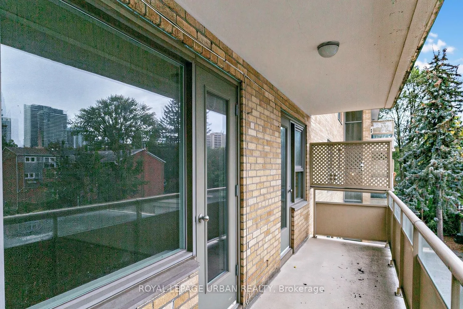 8 Corinth Gardens #17