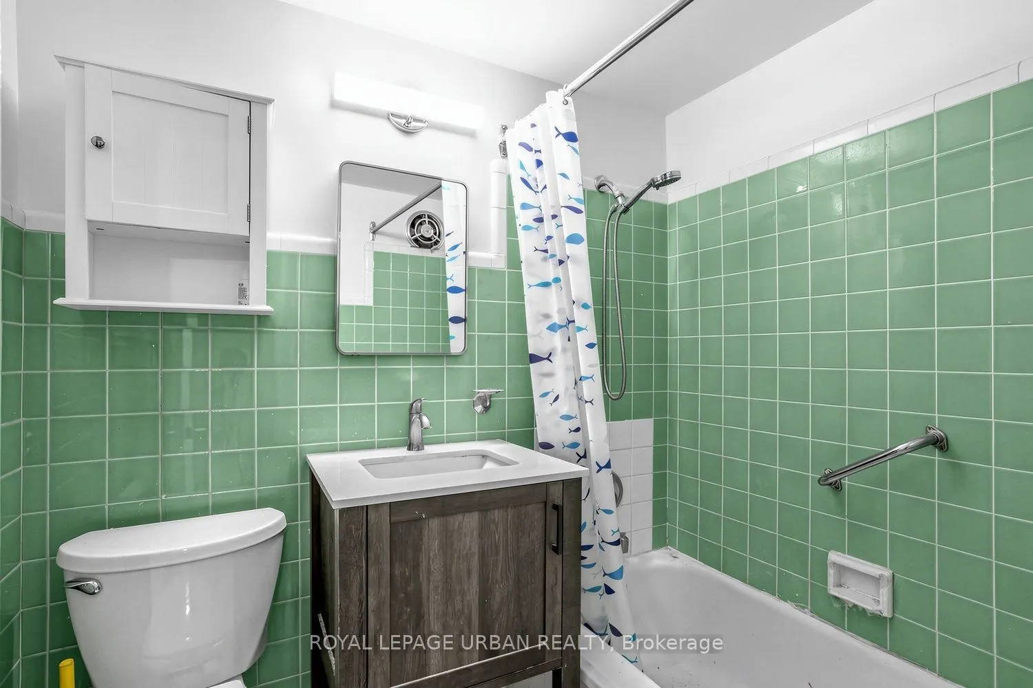 8 Corinth Gardens #17