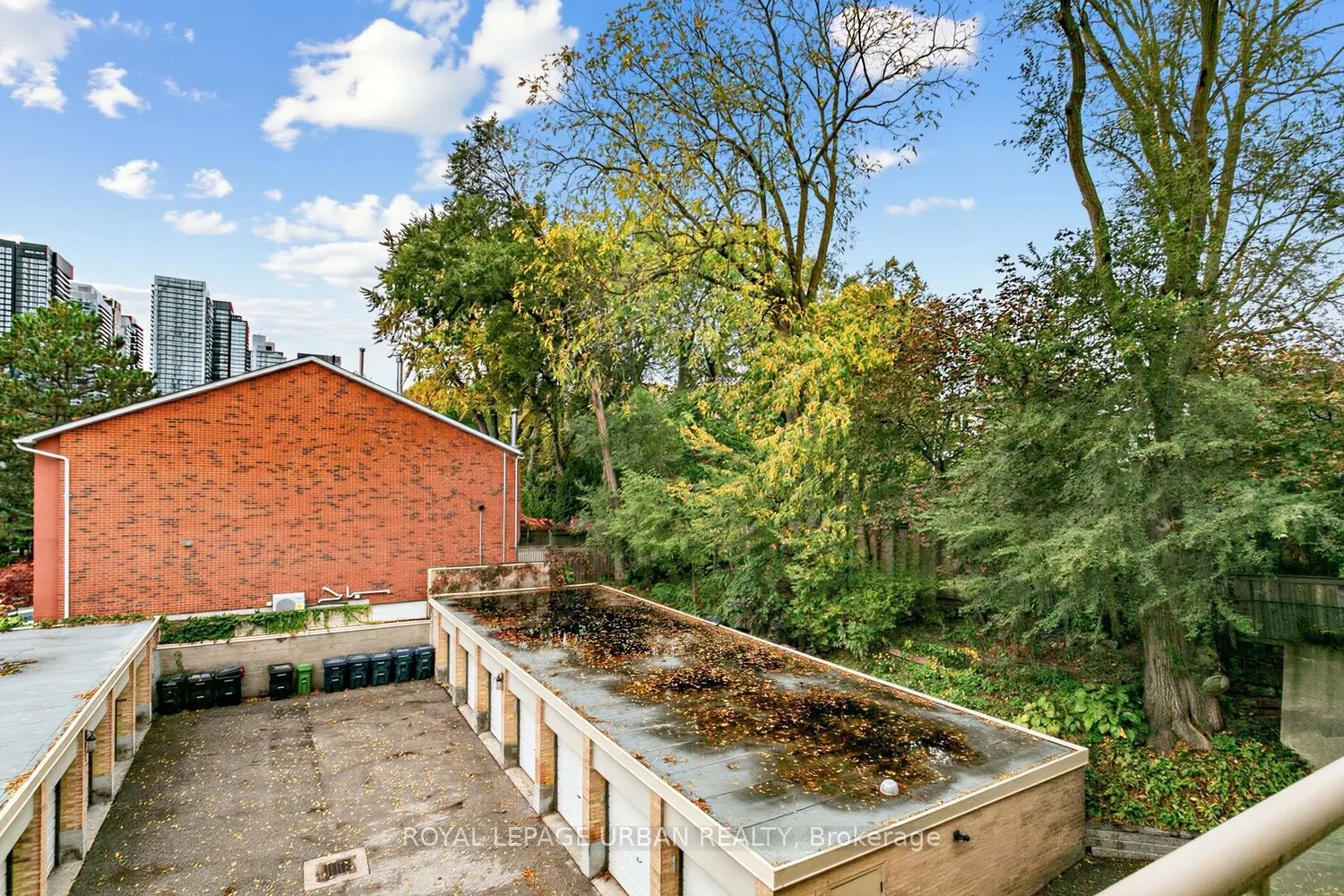 8 Corinth Gardens #17