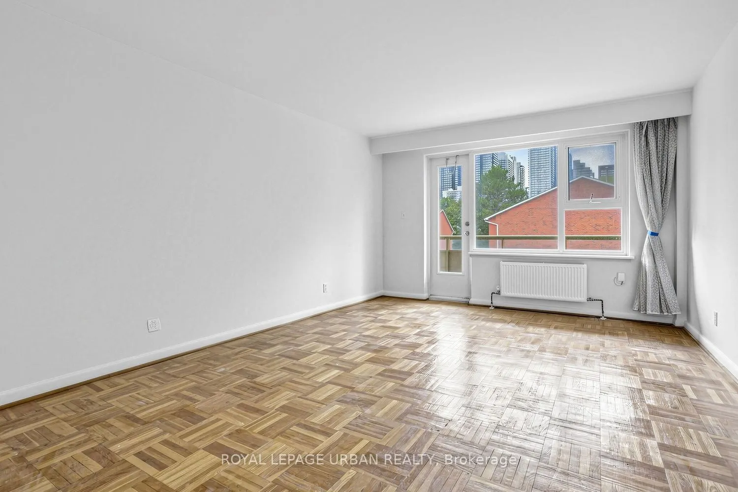 8 Corinth Gardens #17