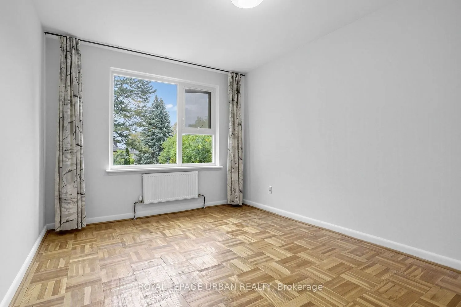 8 Corinth Gardens #17