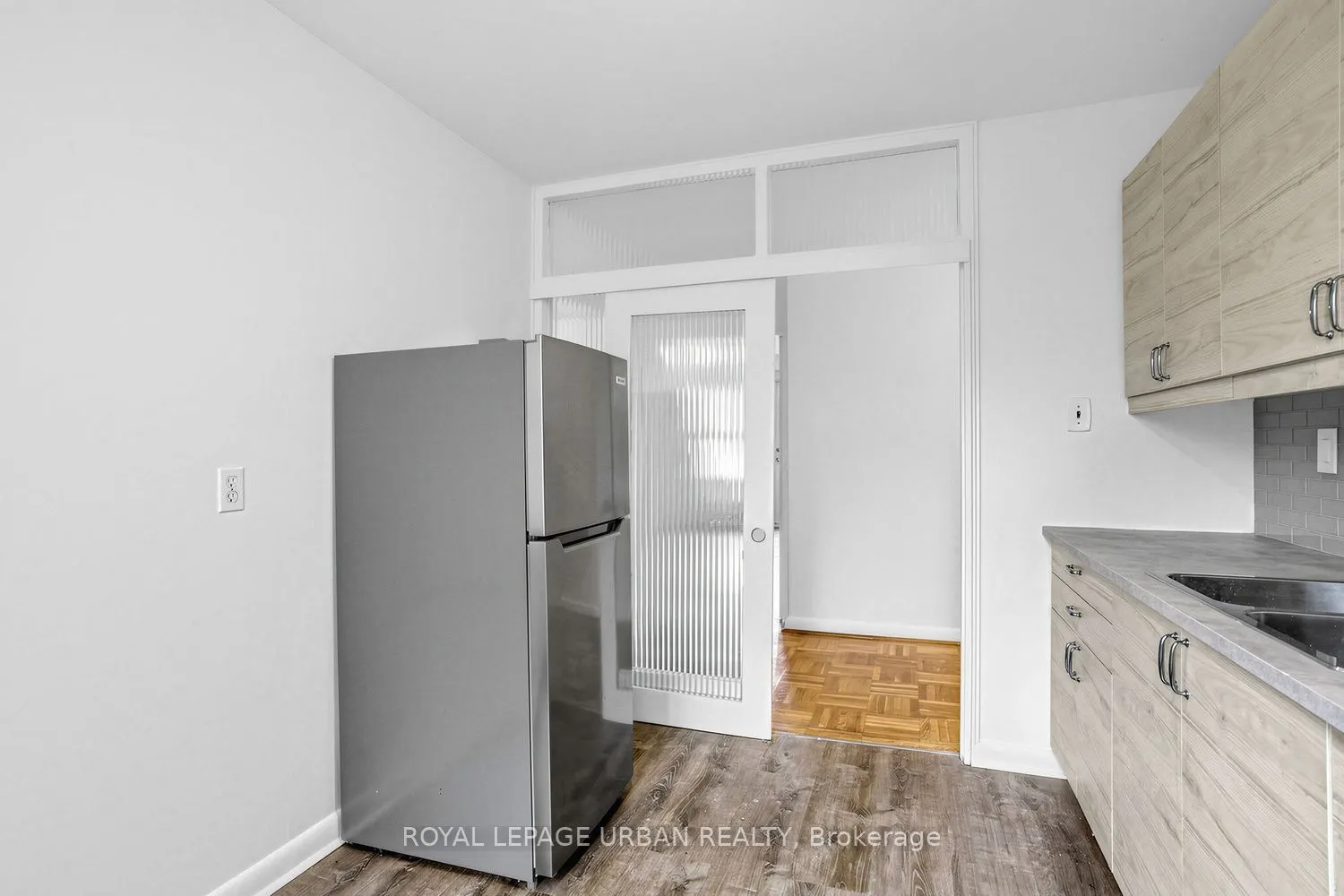 8 Corinth Gardens #17
