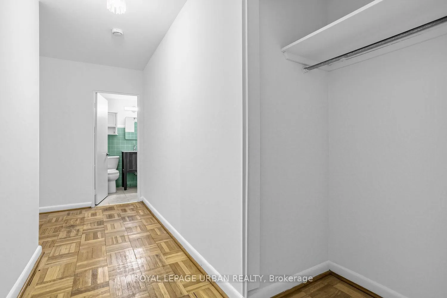 8 Corinth Gardens #17