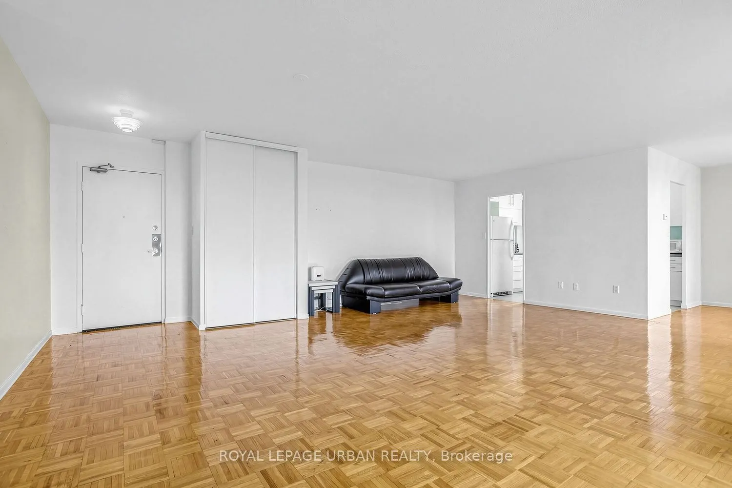 60 Pavane Linkway #403