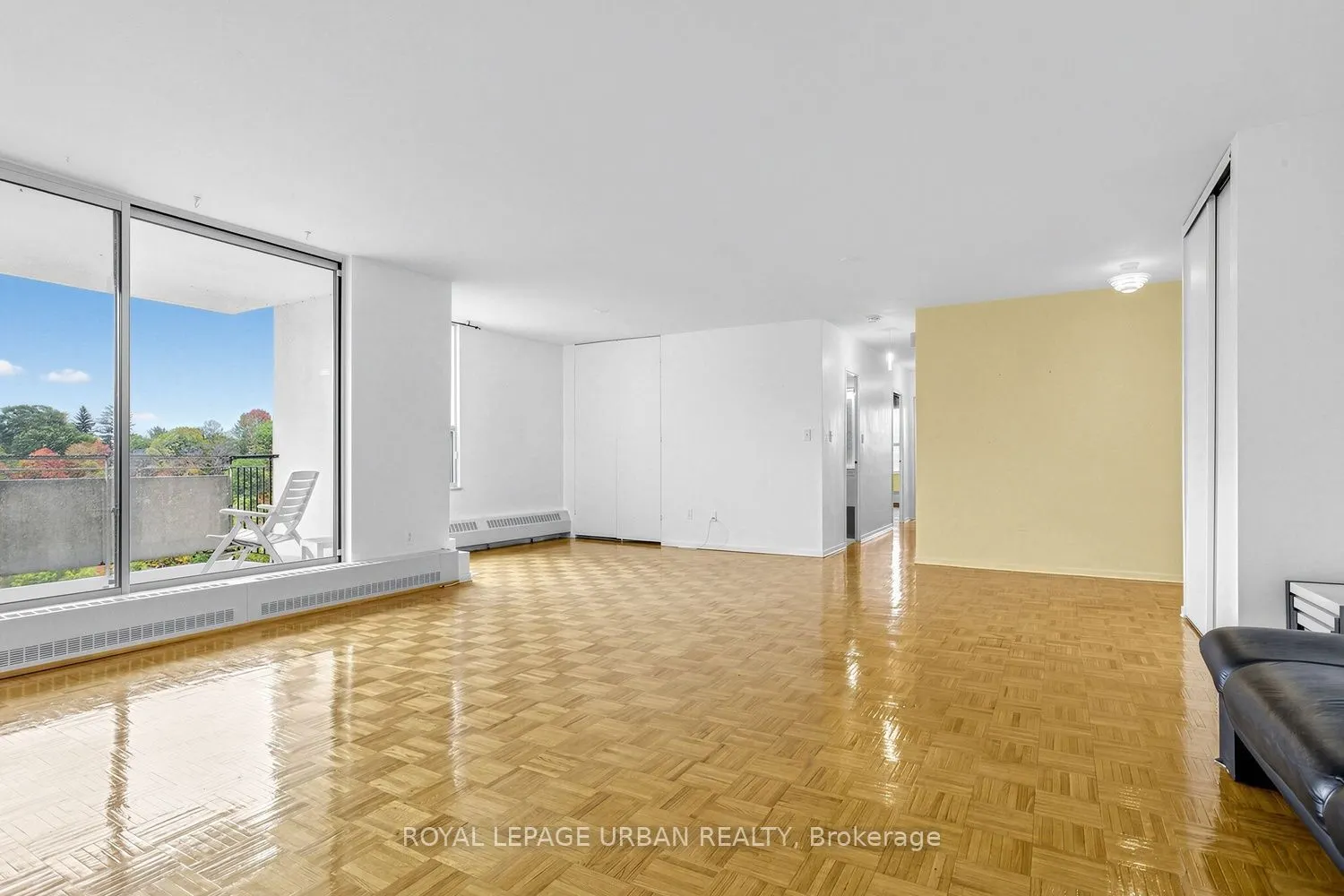 60 Pavane Linkway #403