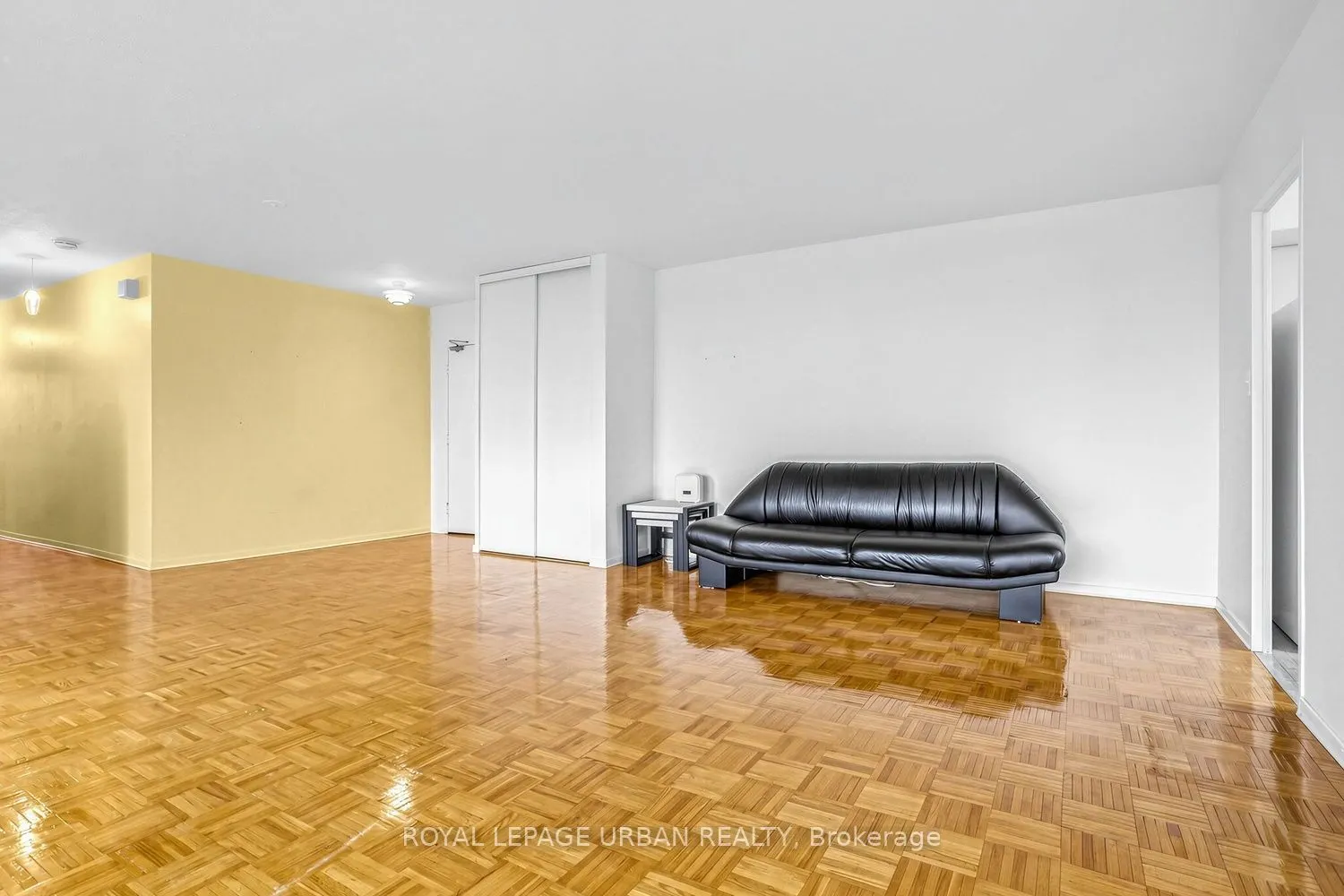 60 Pavane Linkway #403