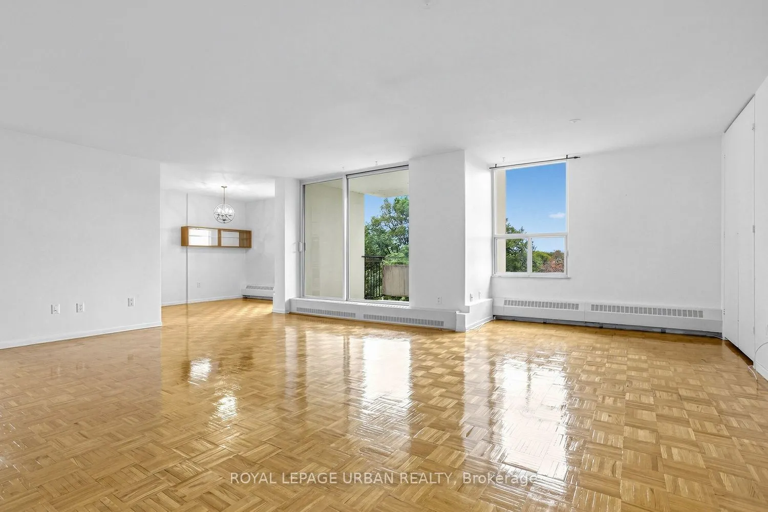 60 Pavane Linkway #403