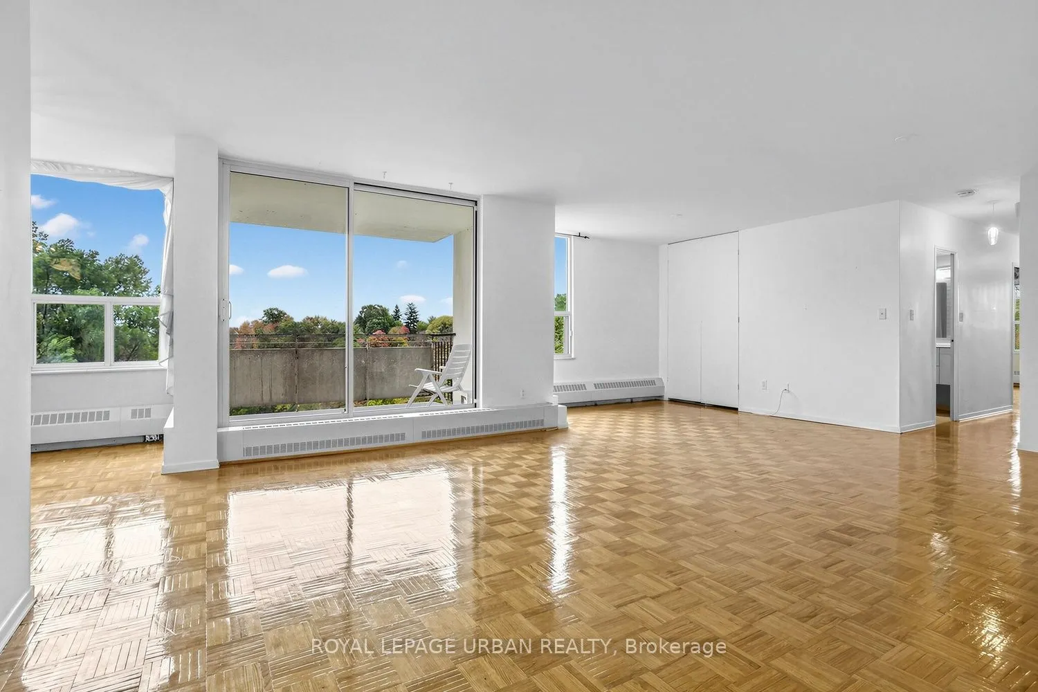 60 Pavane Linkway #403