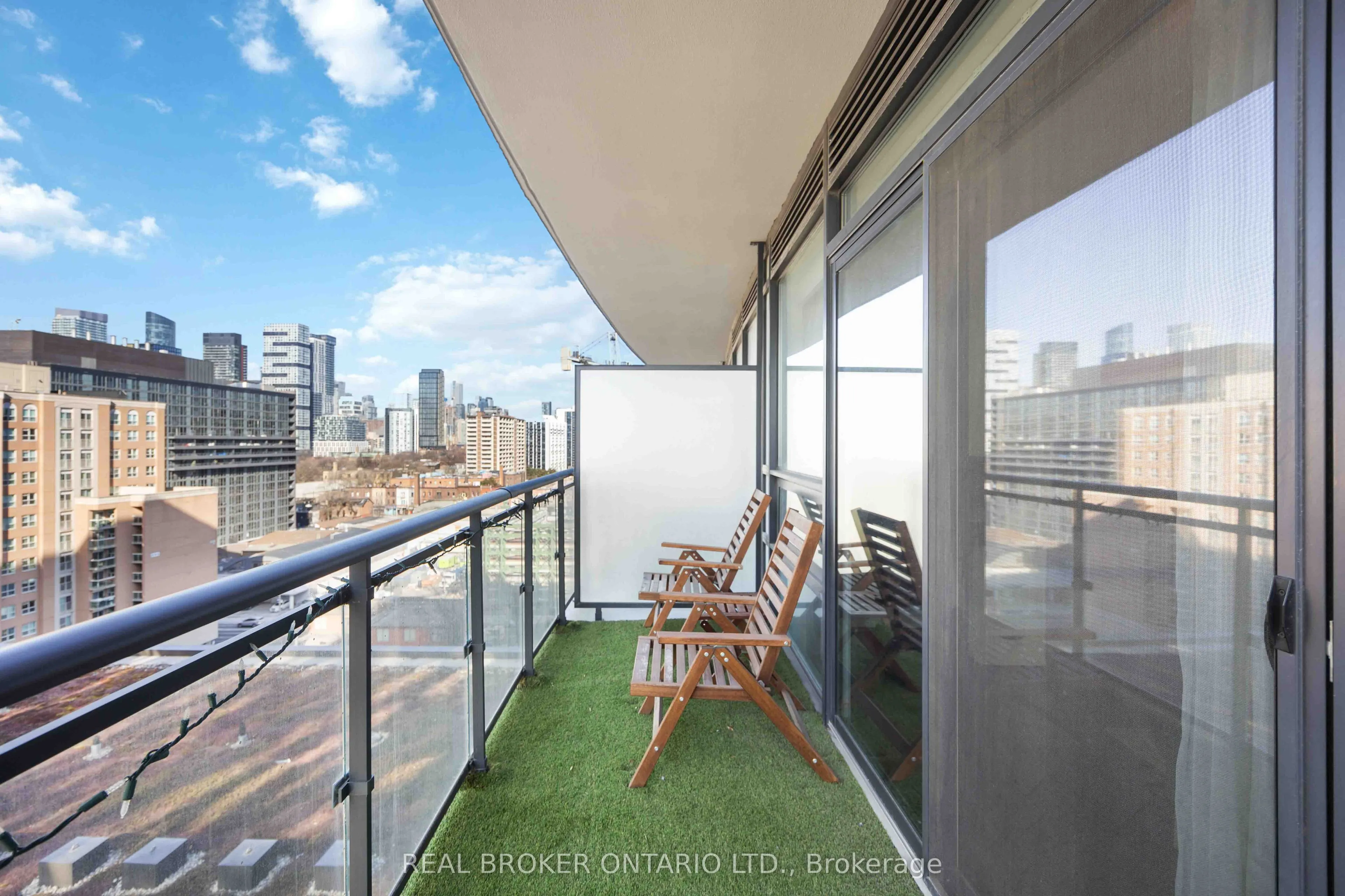 460 Adelaide Street E #1518