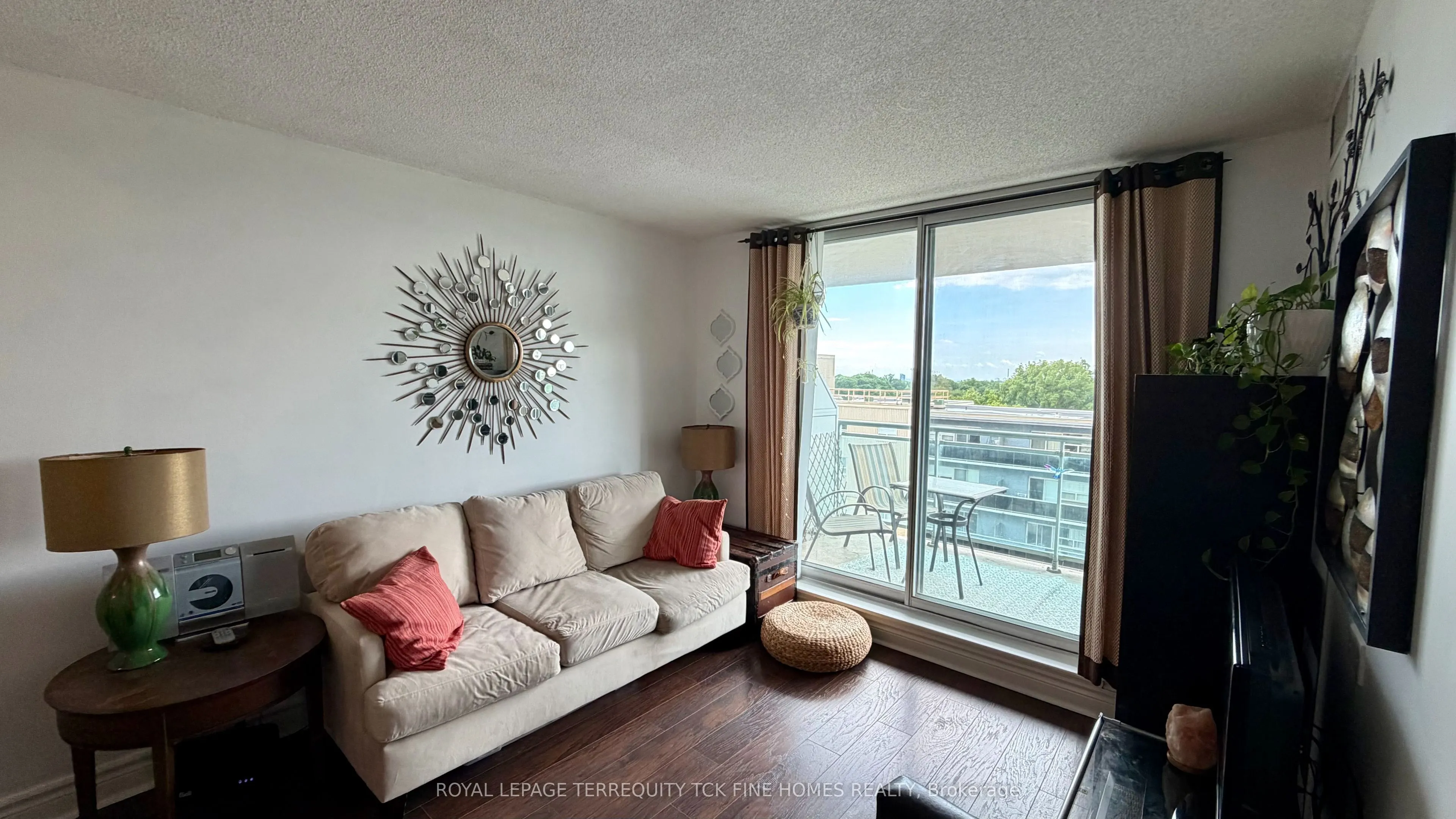 398 Eglinton Avenue E #1009