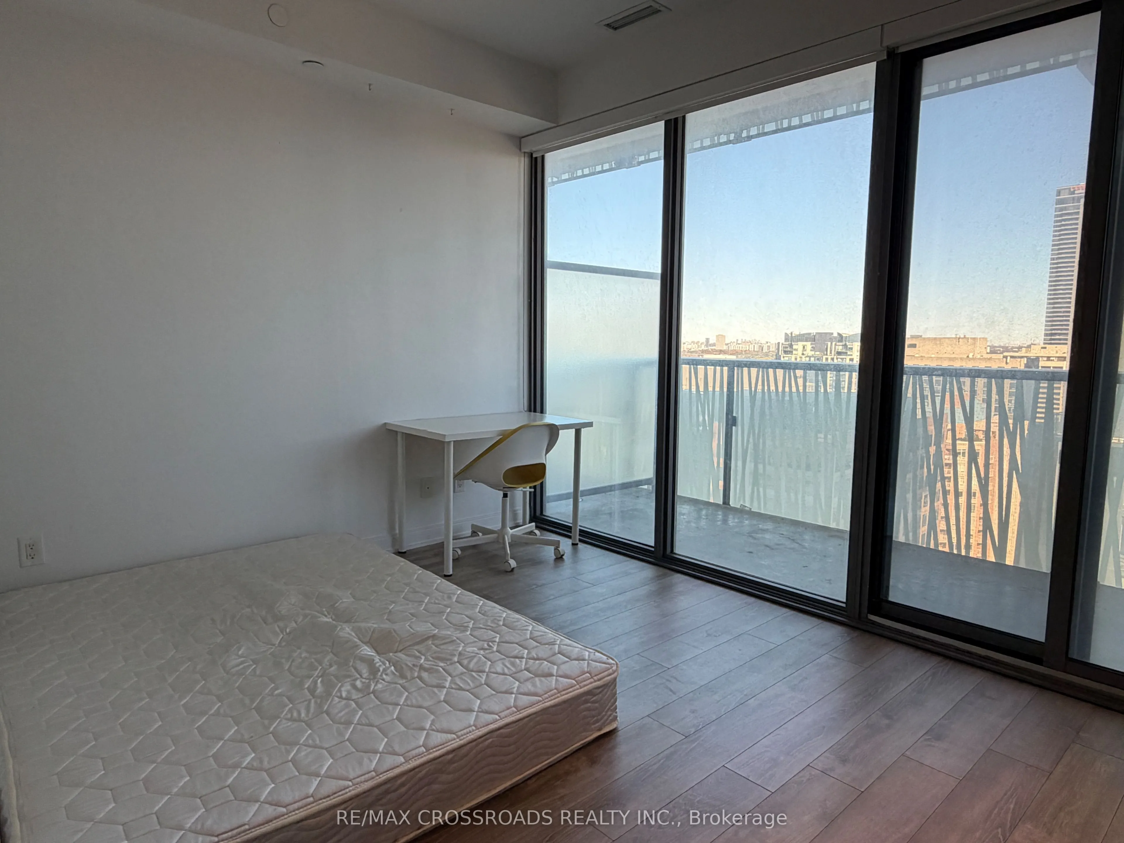50 Charles Street E #2713