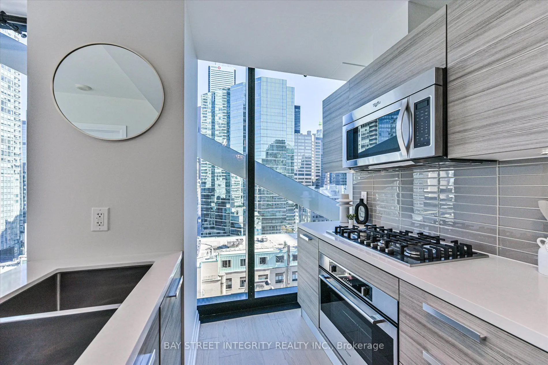 224 King Street W #1403