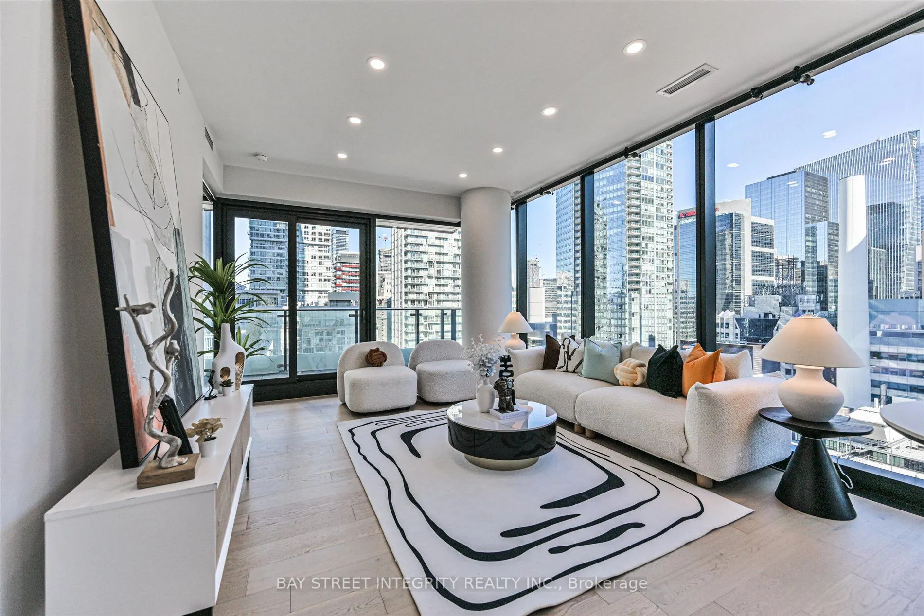 224 King Street W #1403