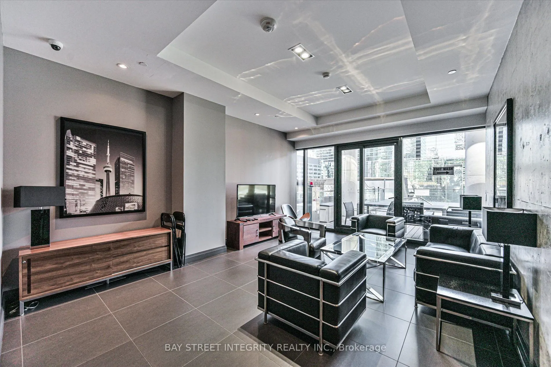 224 King Street W #1403