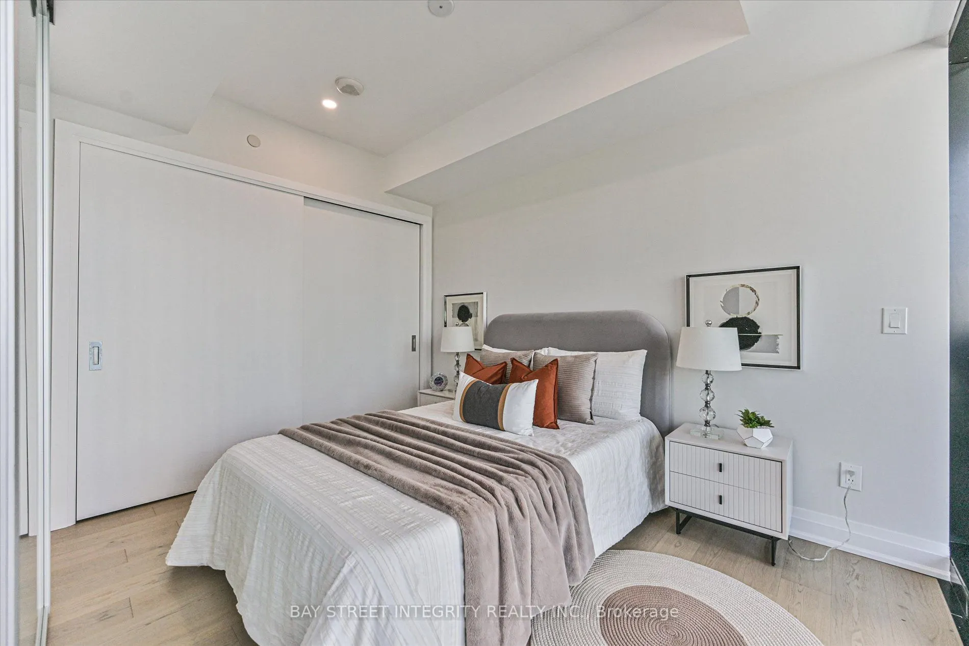 224 King Street W #1403