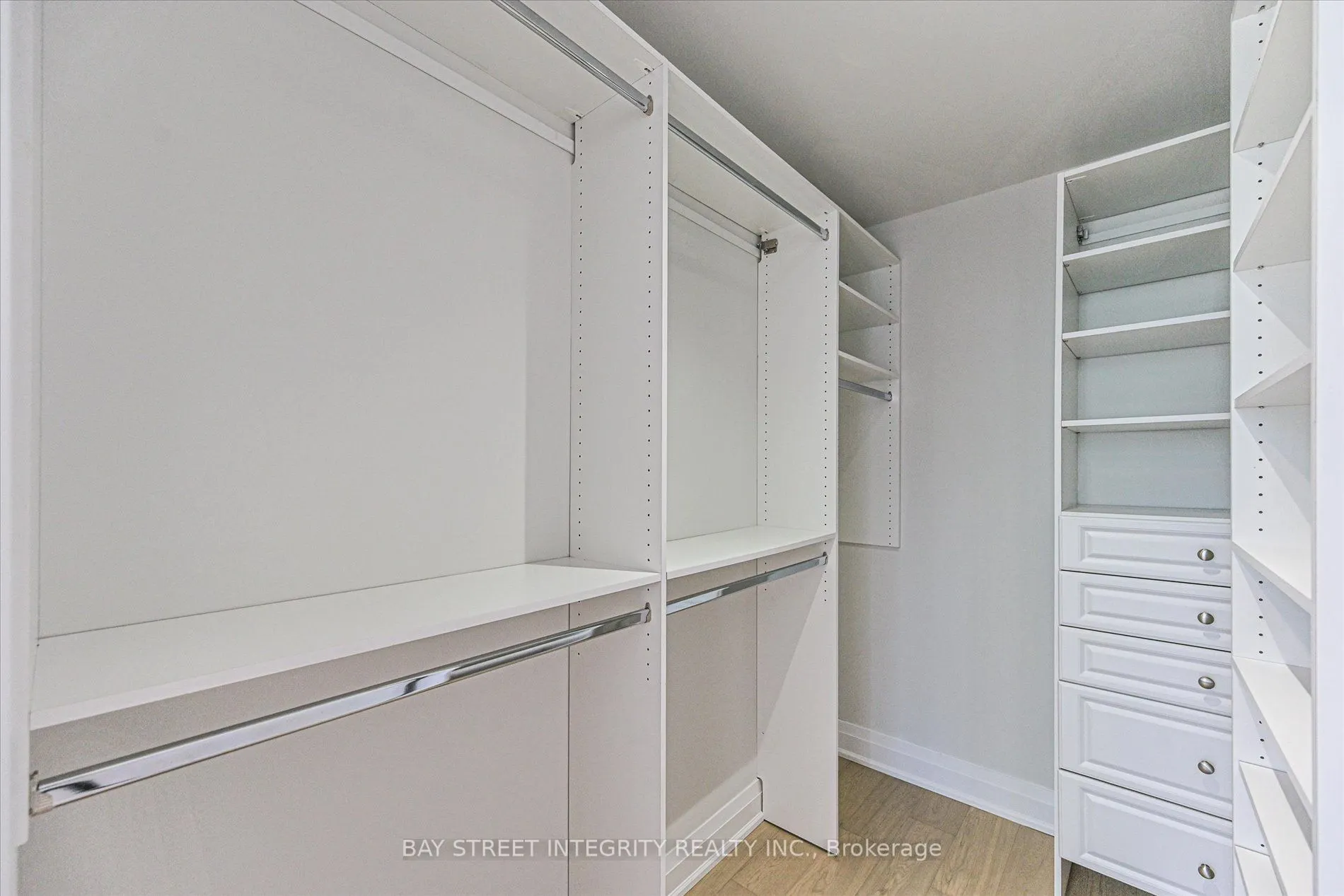 224 King Street W #1403