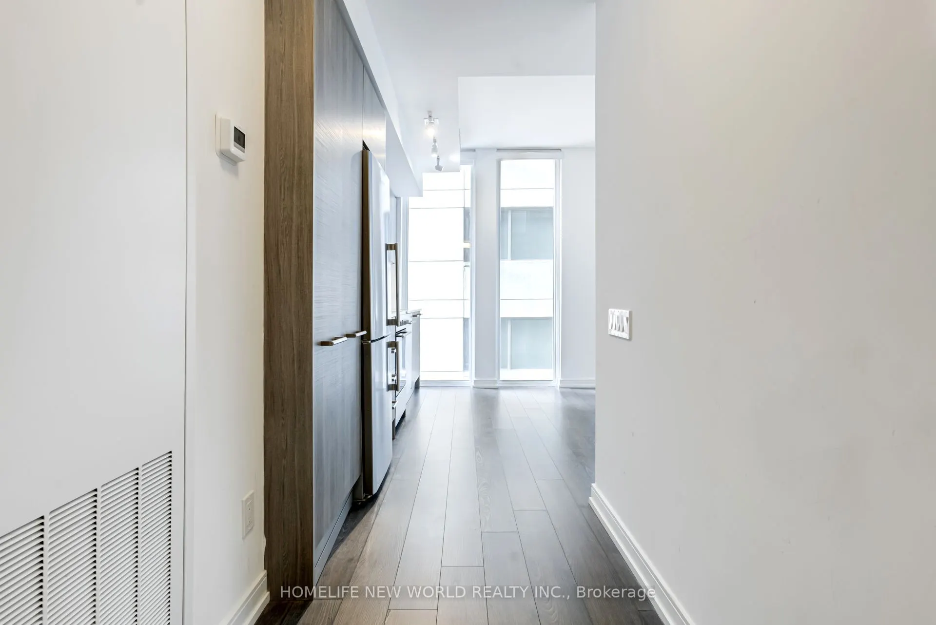 28 Wellesley Street E #901
