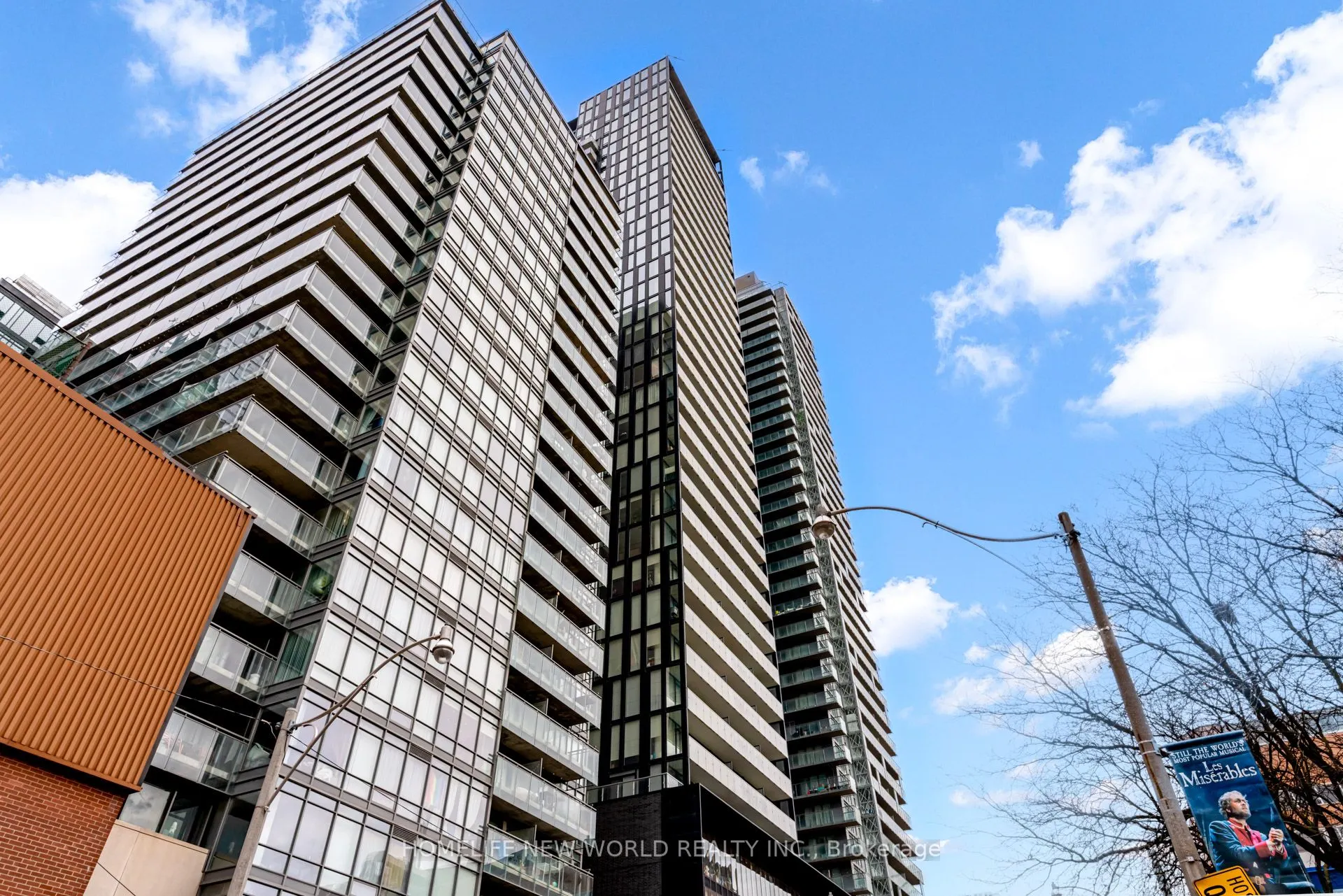 28 Wellesley Street E #901