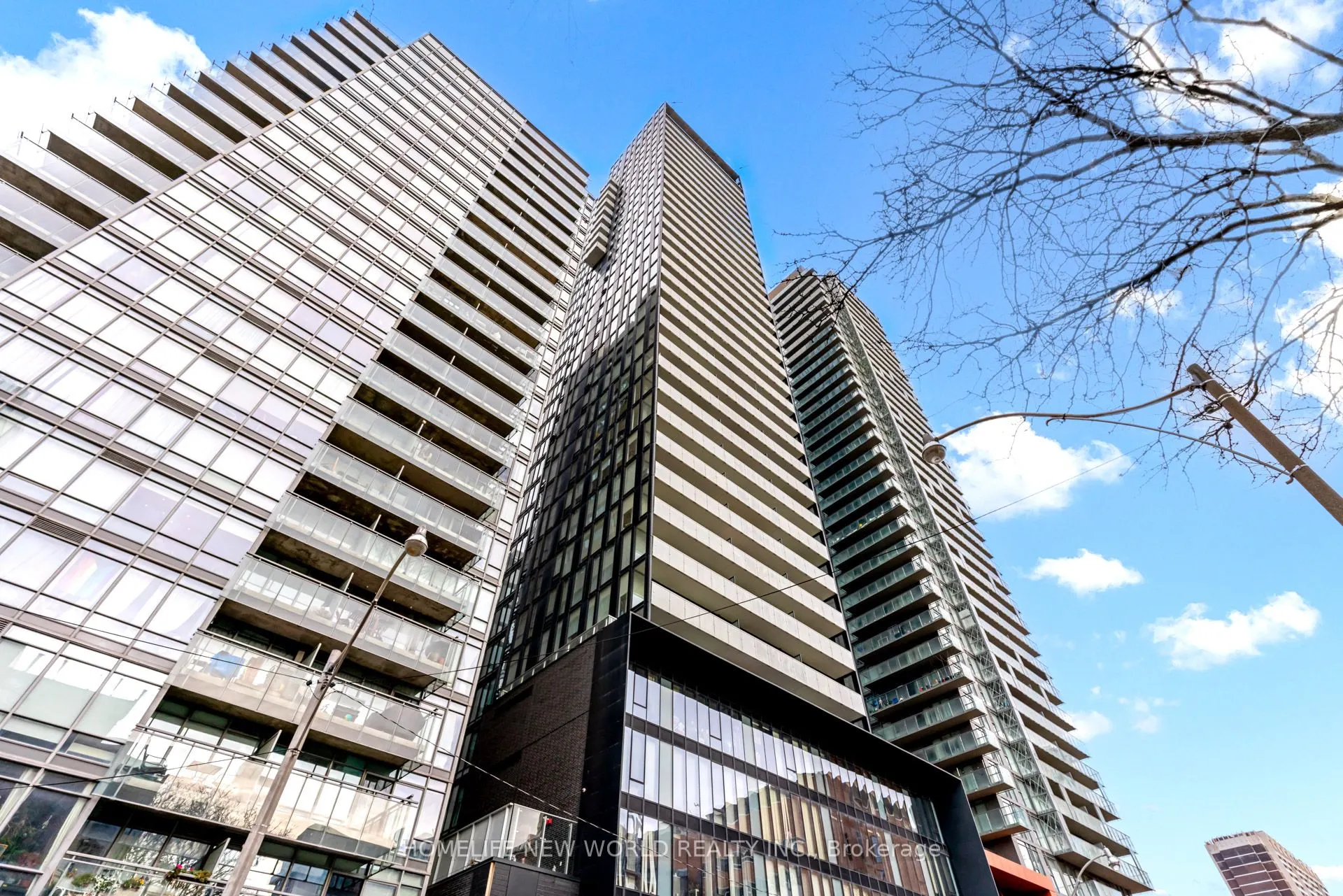 28 Wellesley Street E #901
