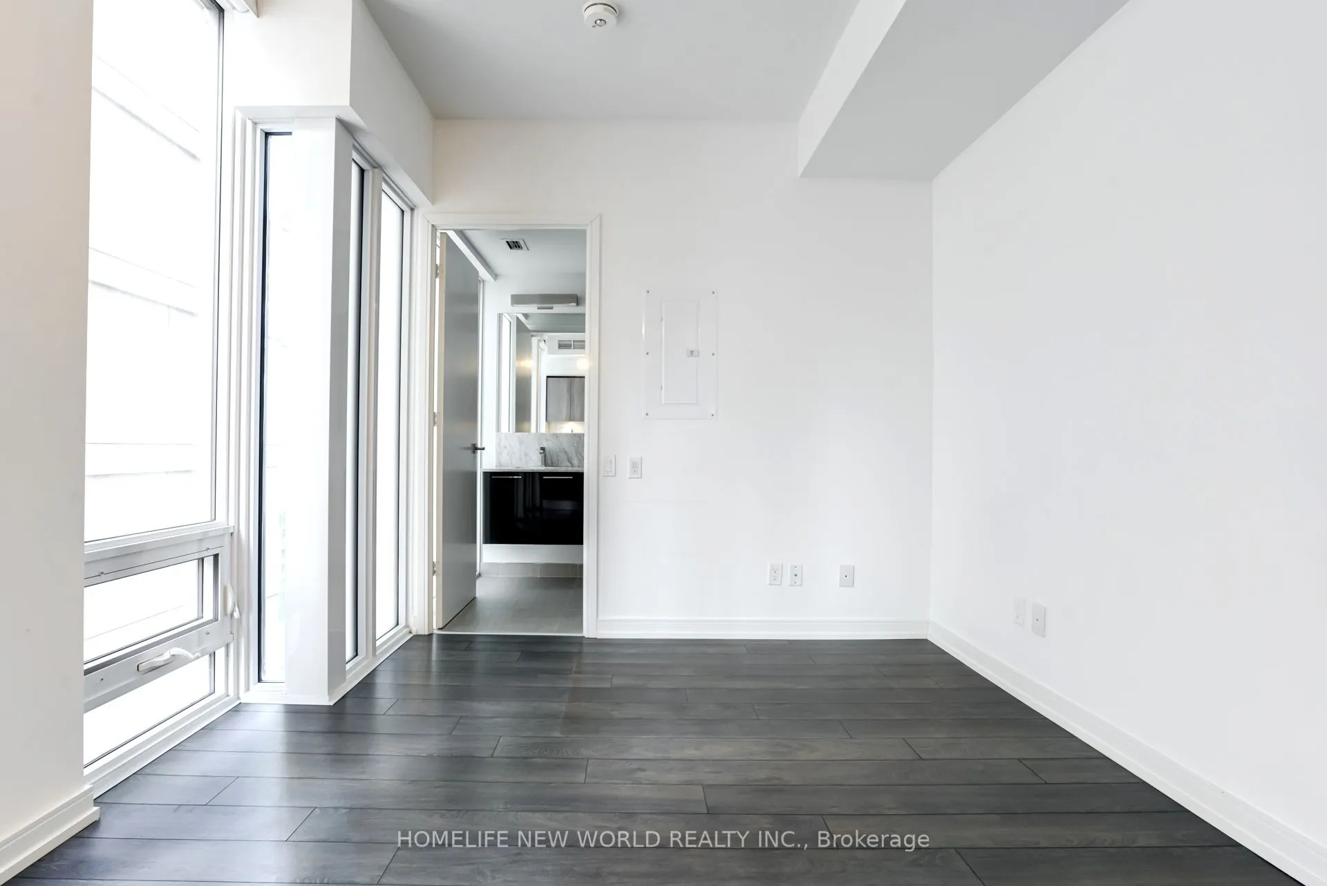 28 Wellesley Street E #901