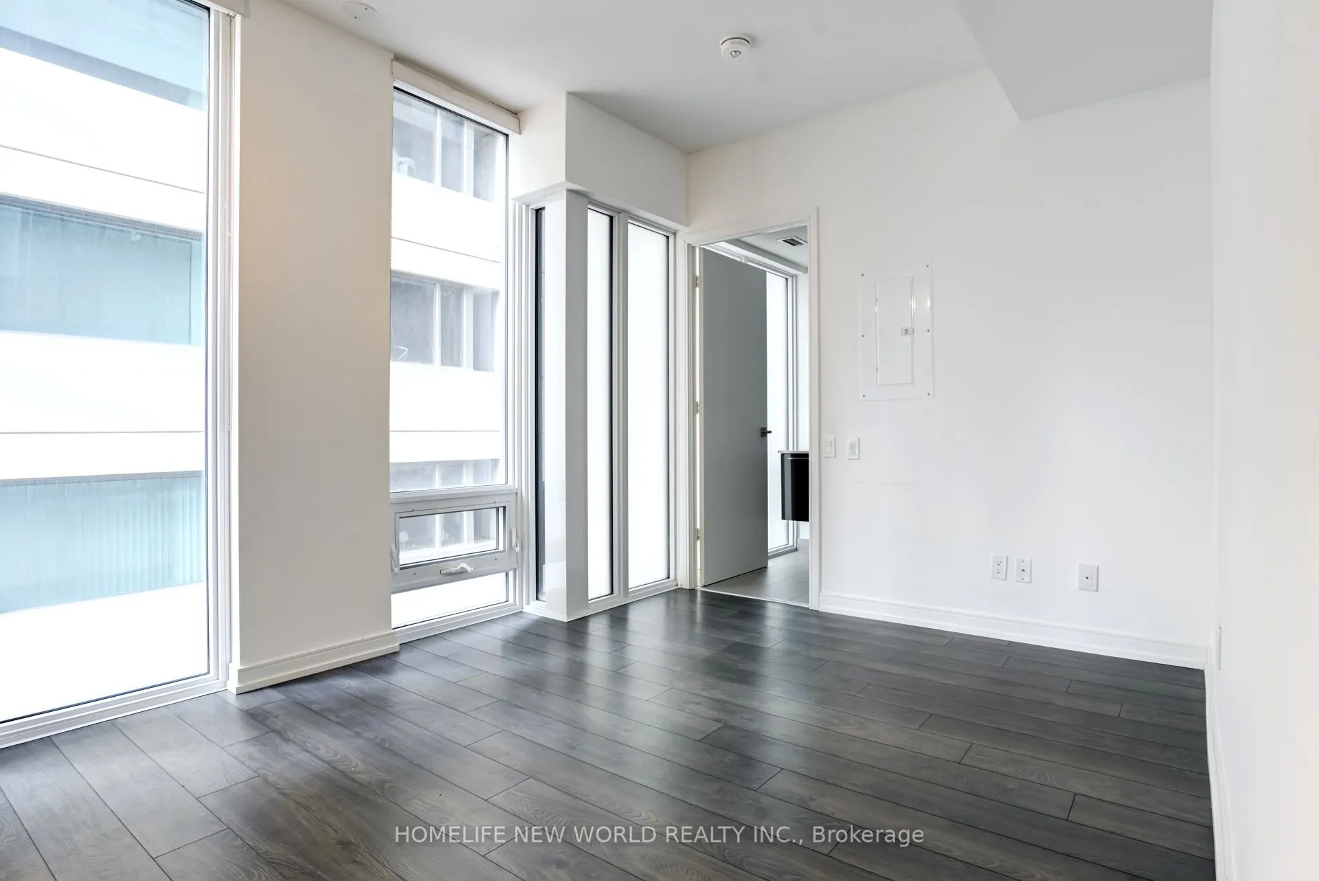 28 Wellesley Street E #901