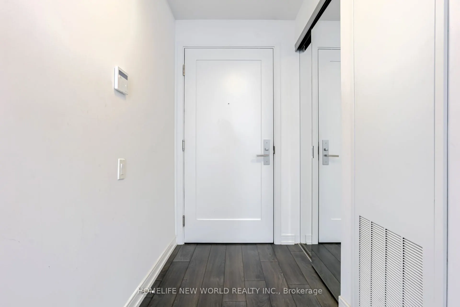 28 Wellesley Street E #901
