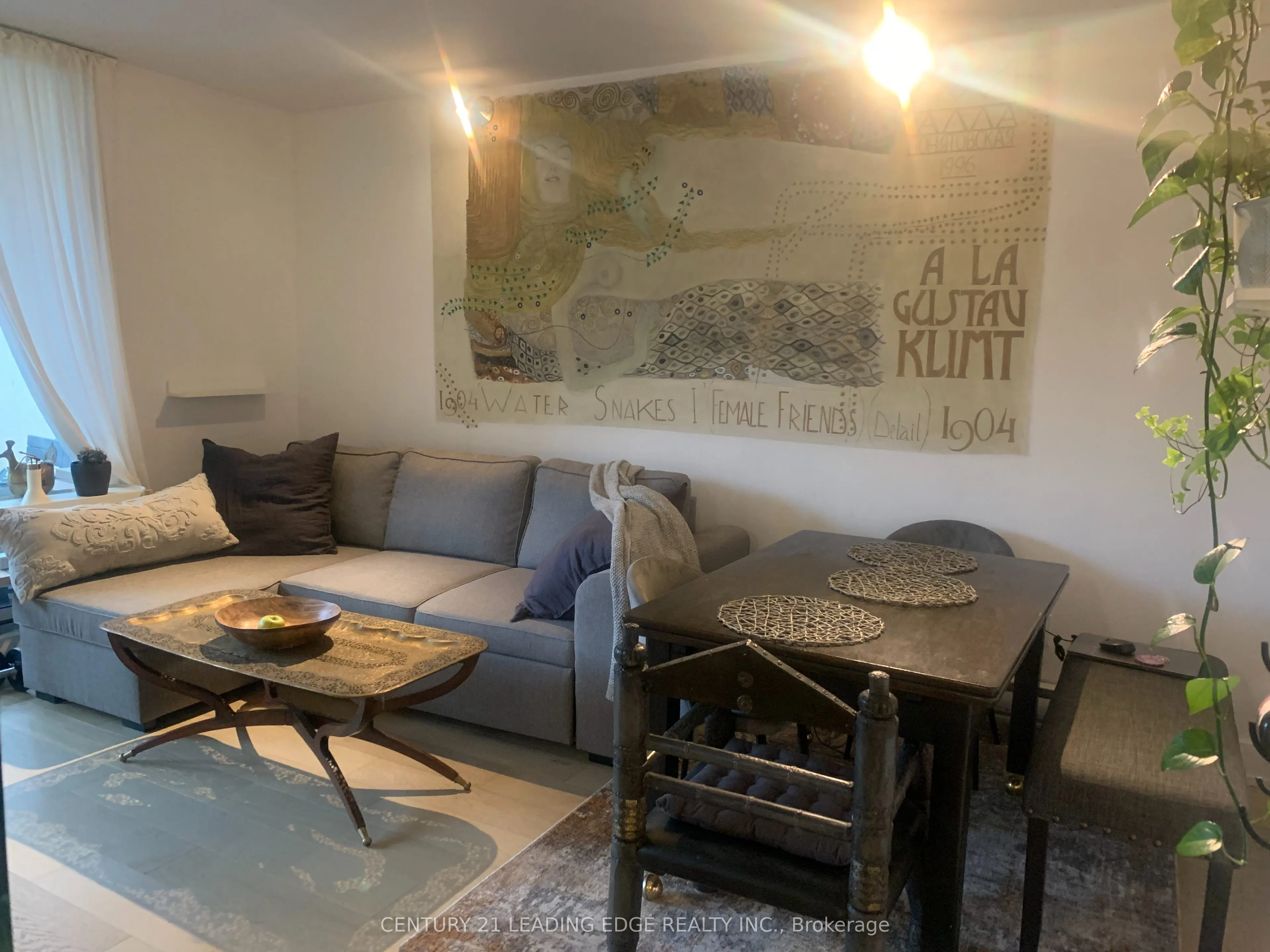 40 Homewood Avenue #208