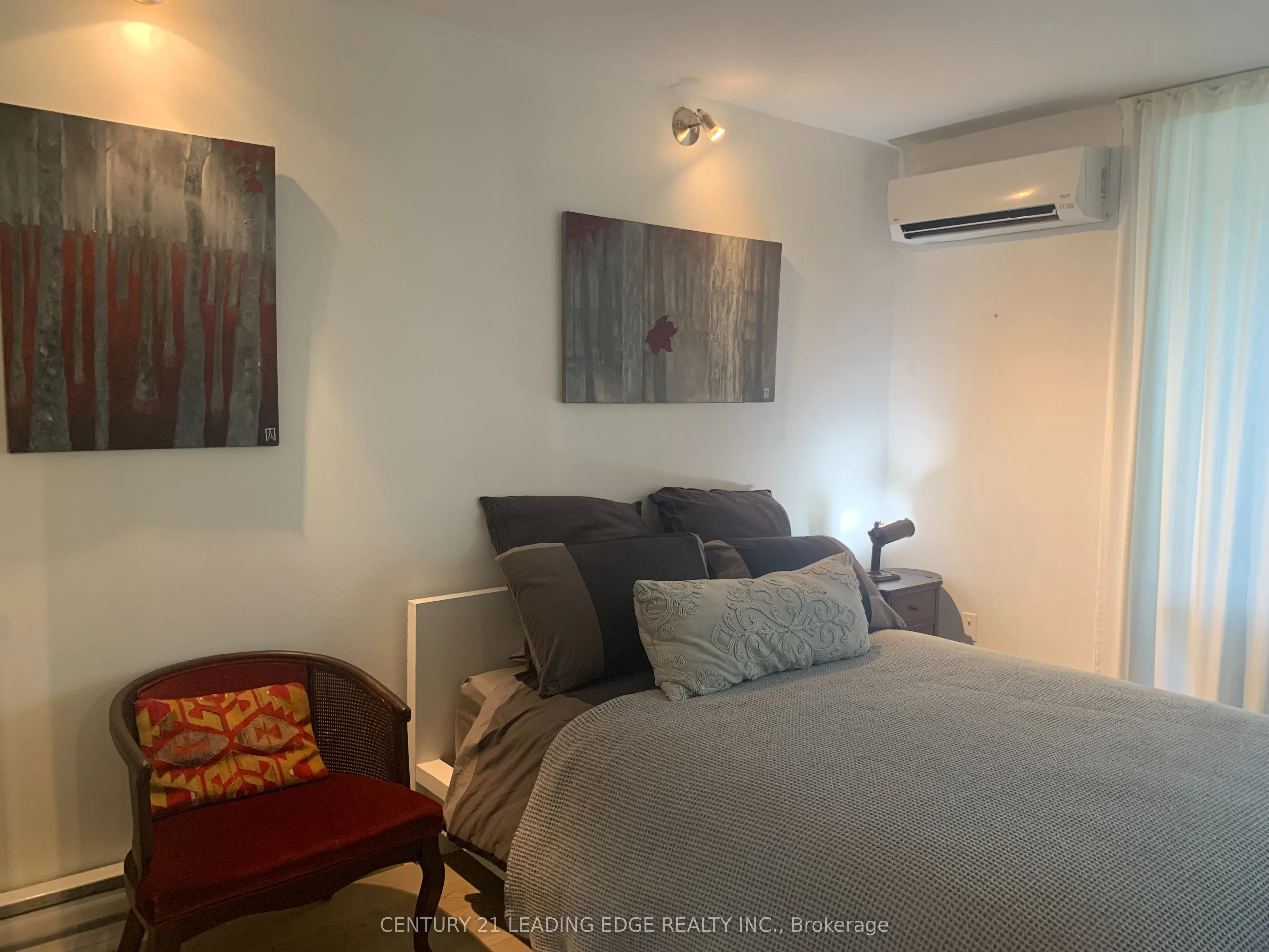 40 Homewood Avenue #208