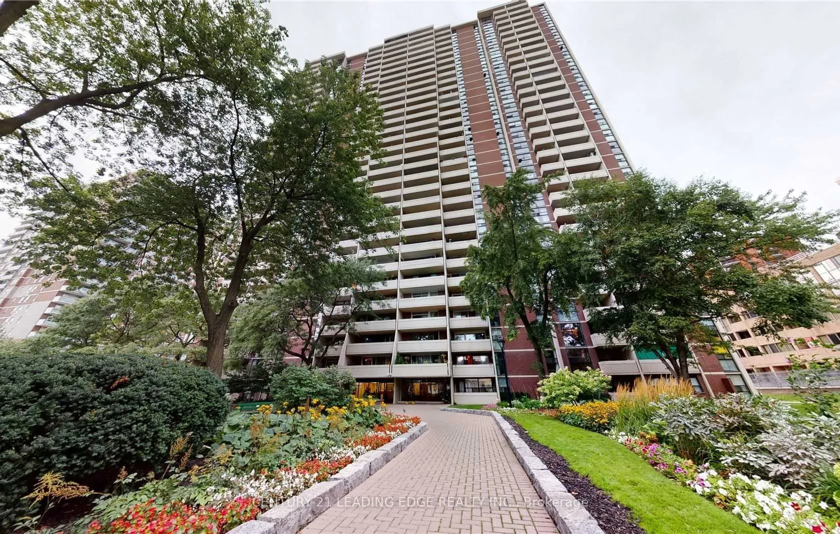 40 Homewood Avenue #208