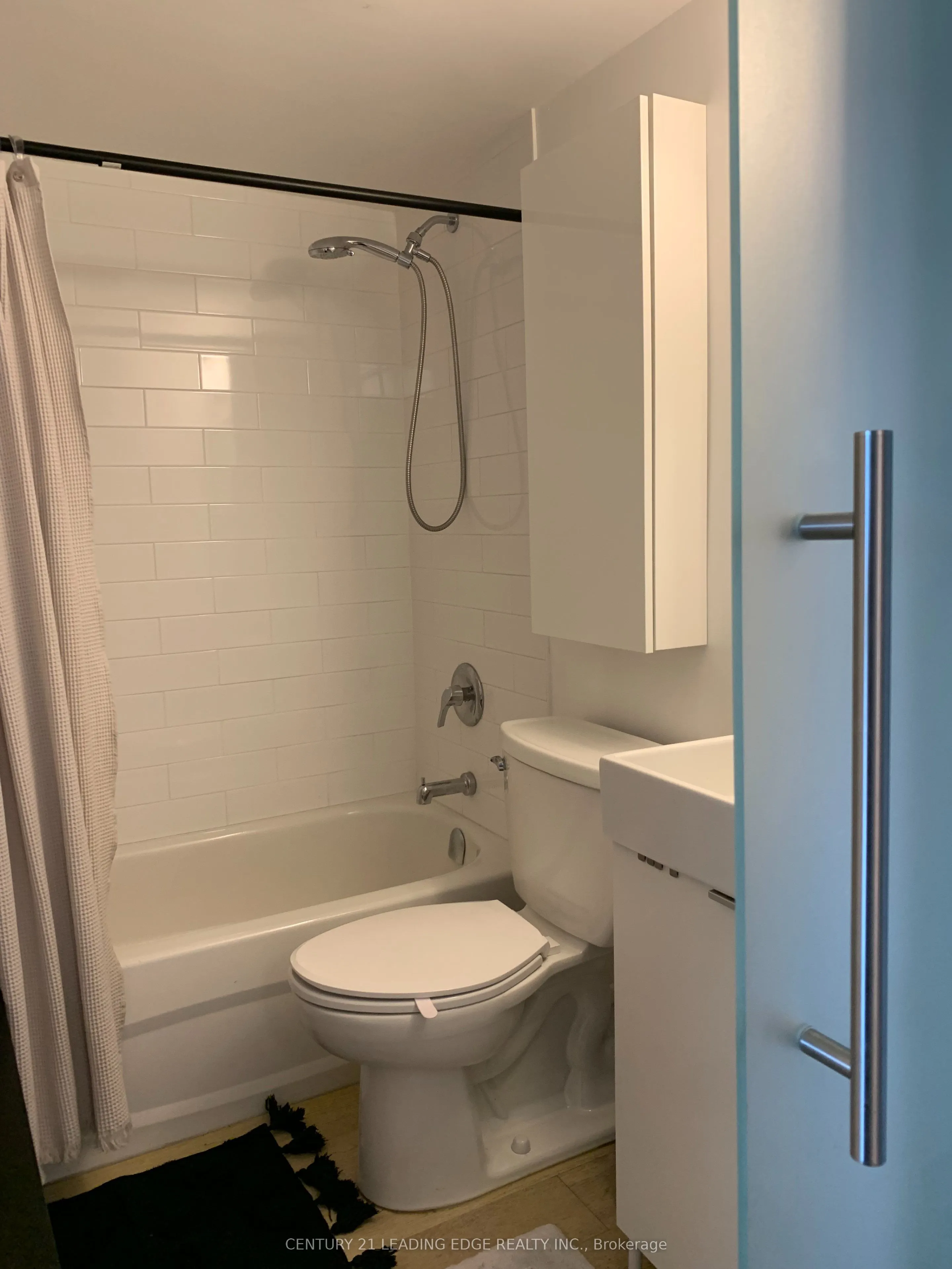 40 Homewood Avenue #208