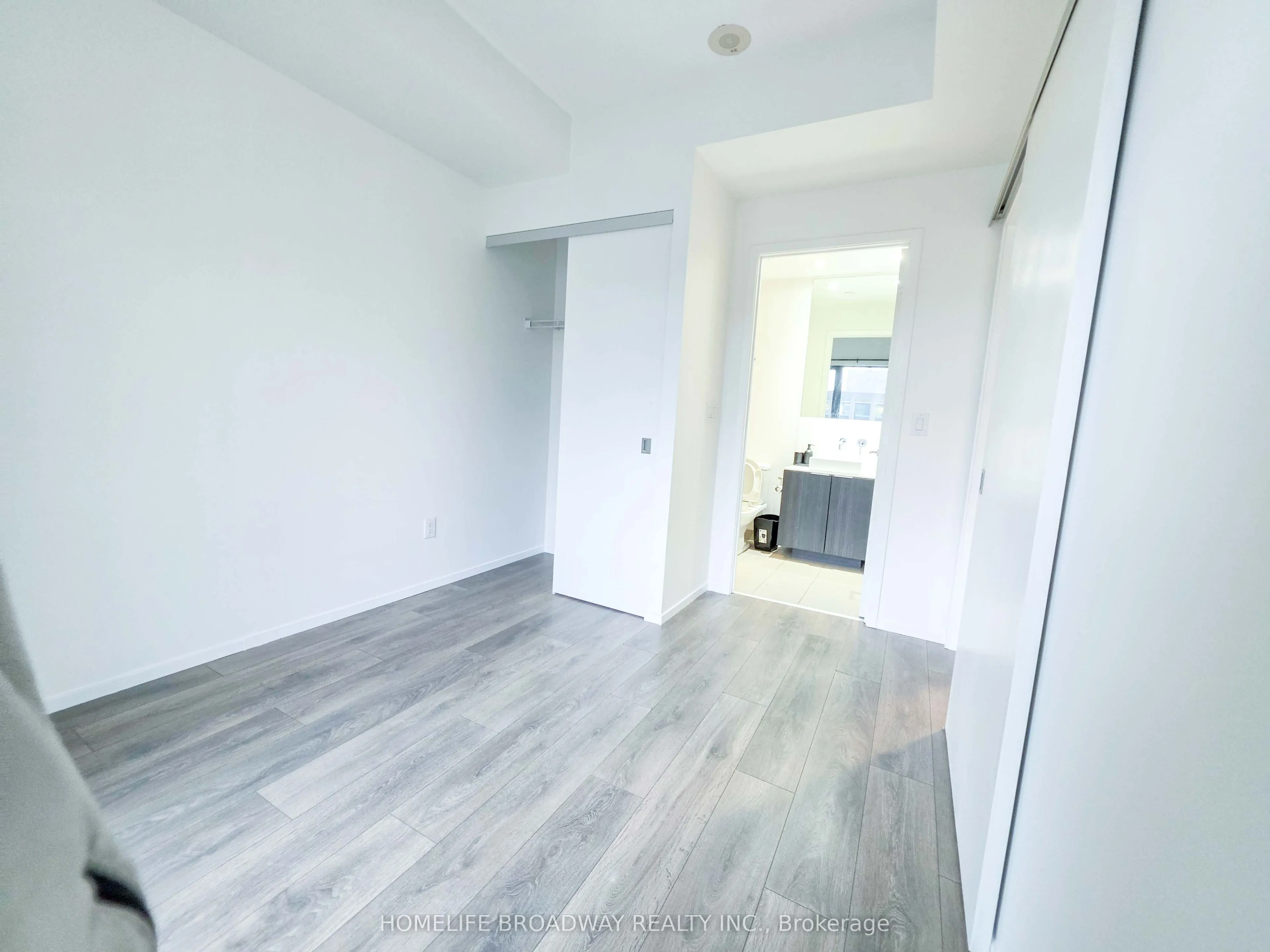 159 Dundas Street E #1108