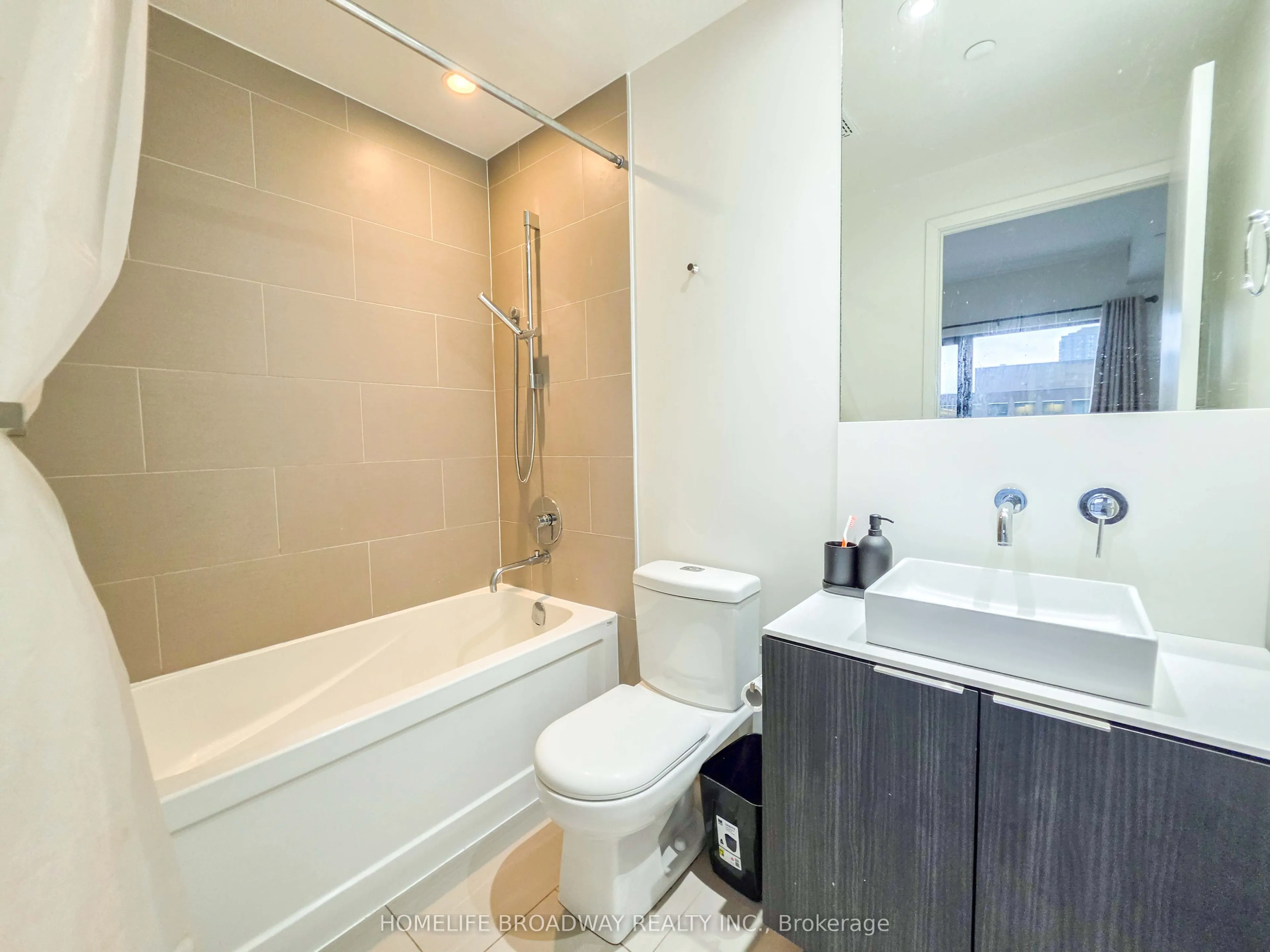 159 Dundas Street E #1108