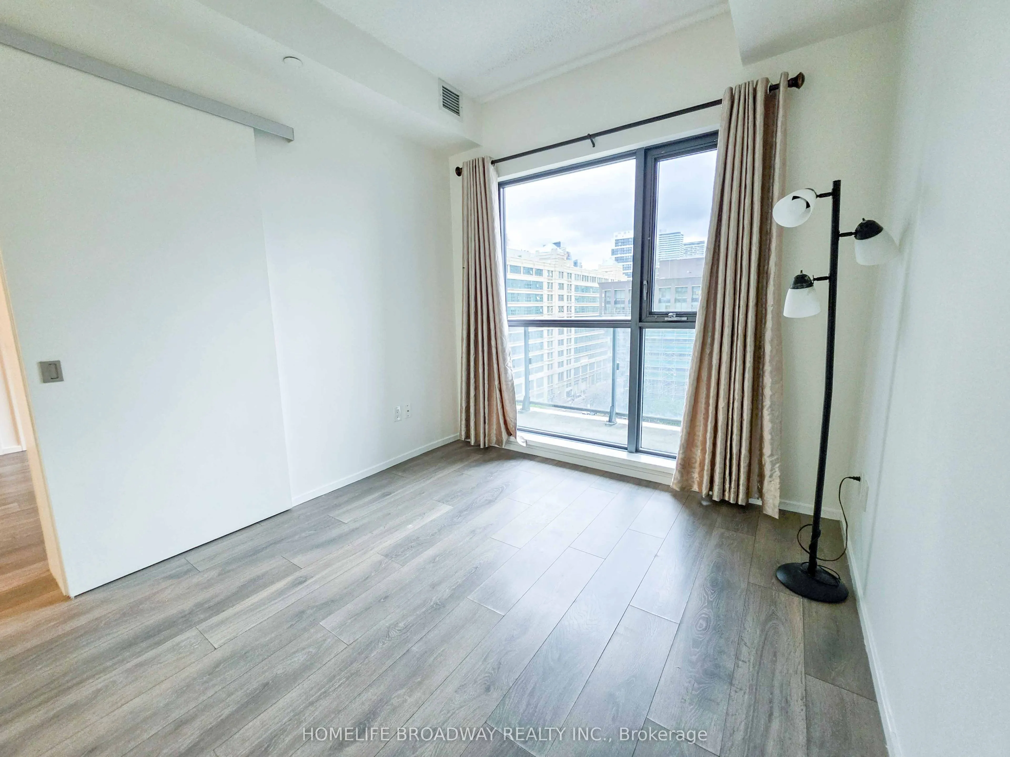 159 Dundas Street E #1108