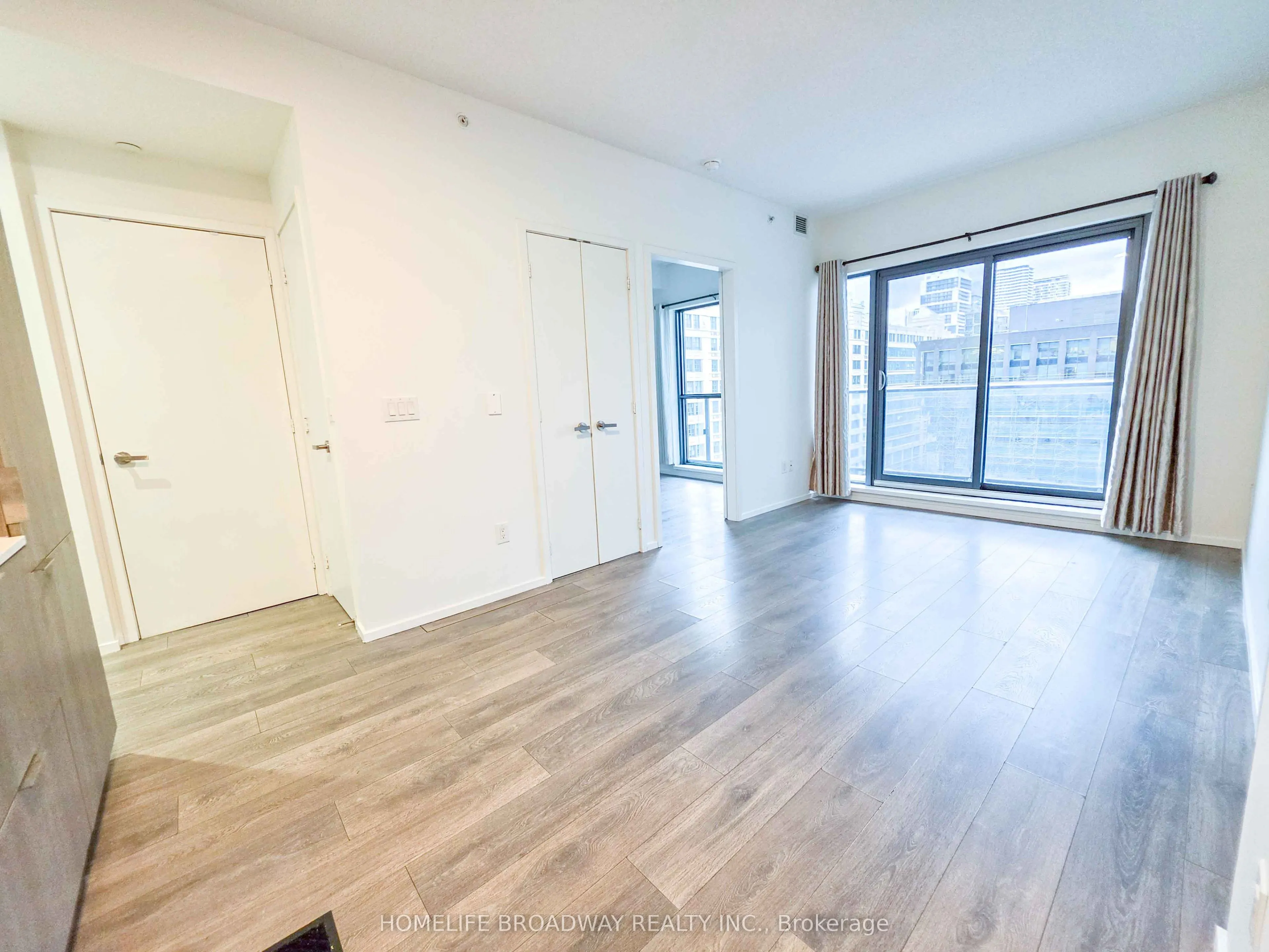 159 Dundas Street E #1108