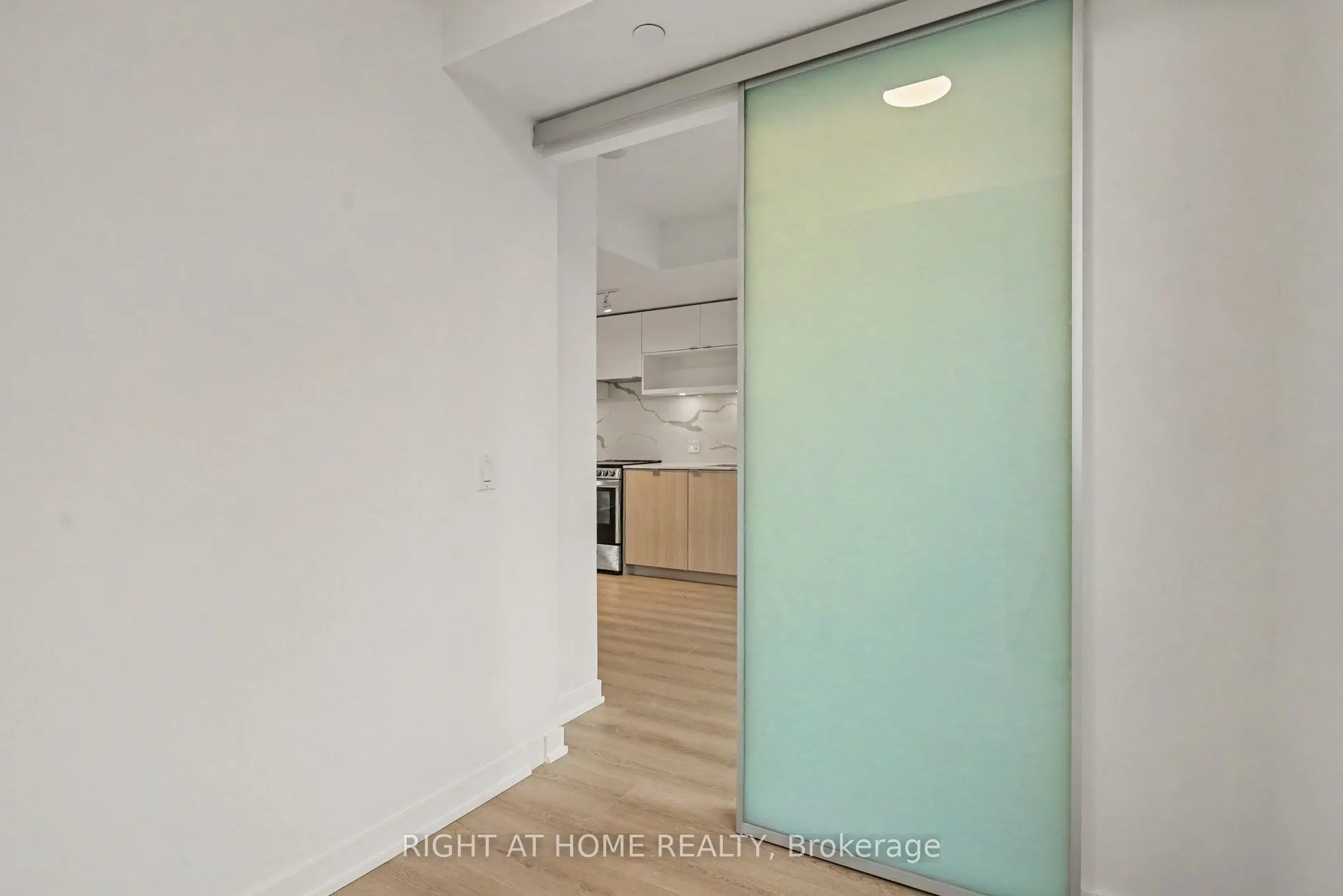 100 Queen Street E #1203