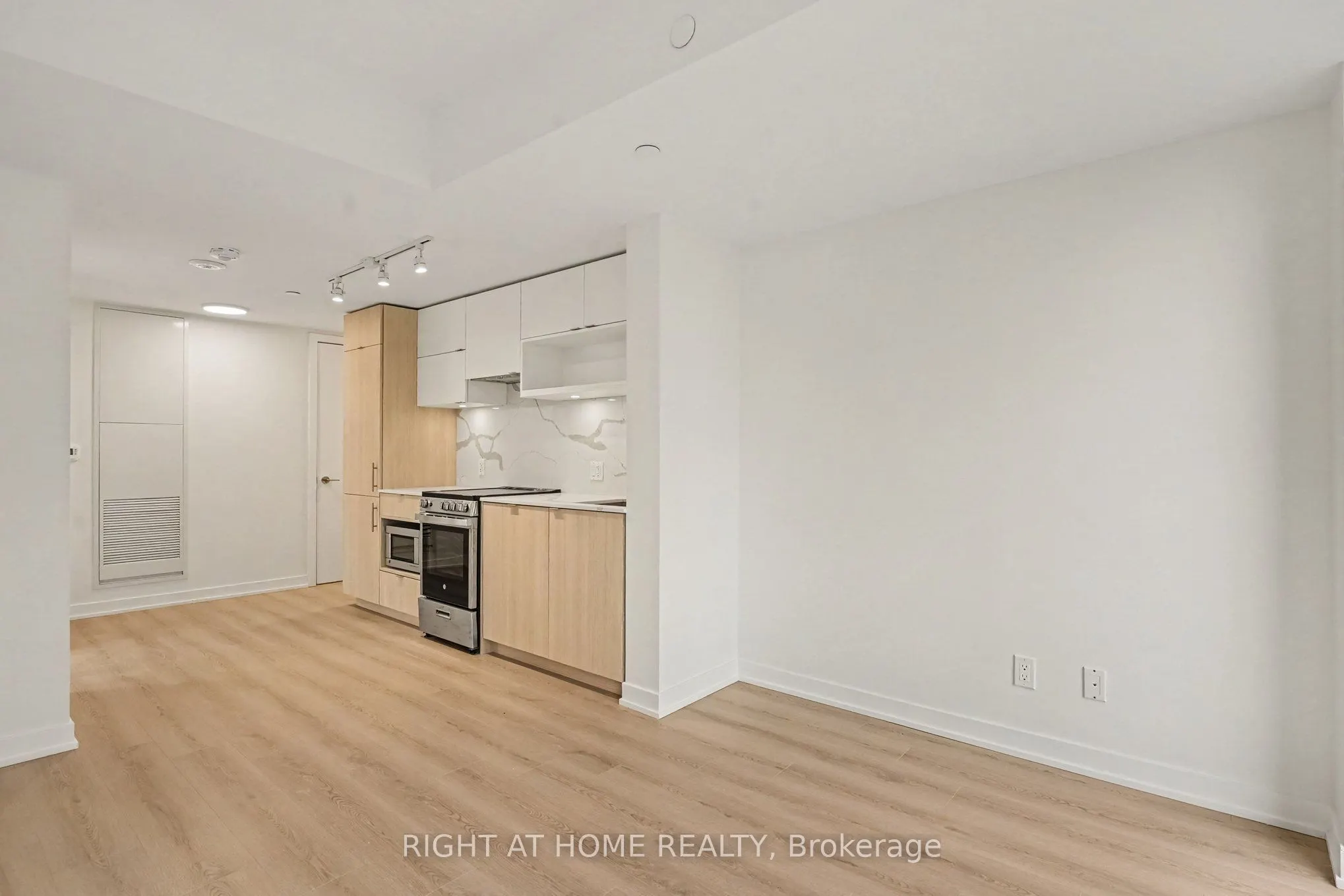 100 Queen Street E #1203