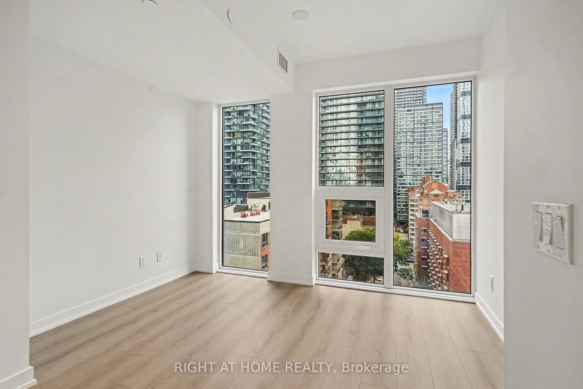 100 Queen Street E #1203