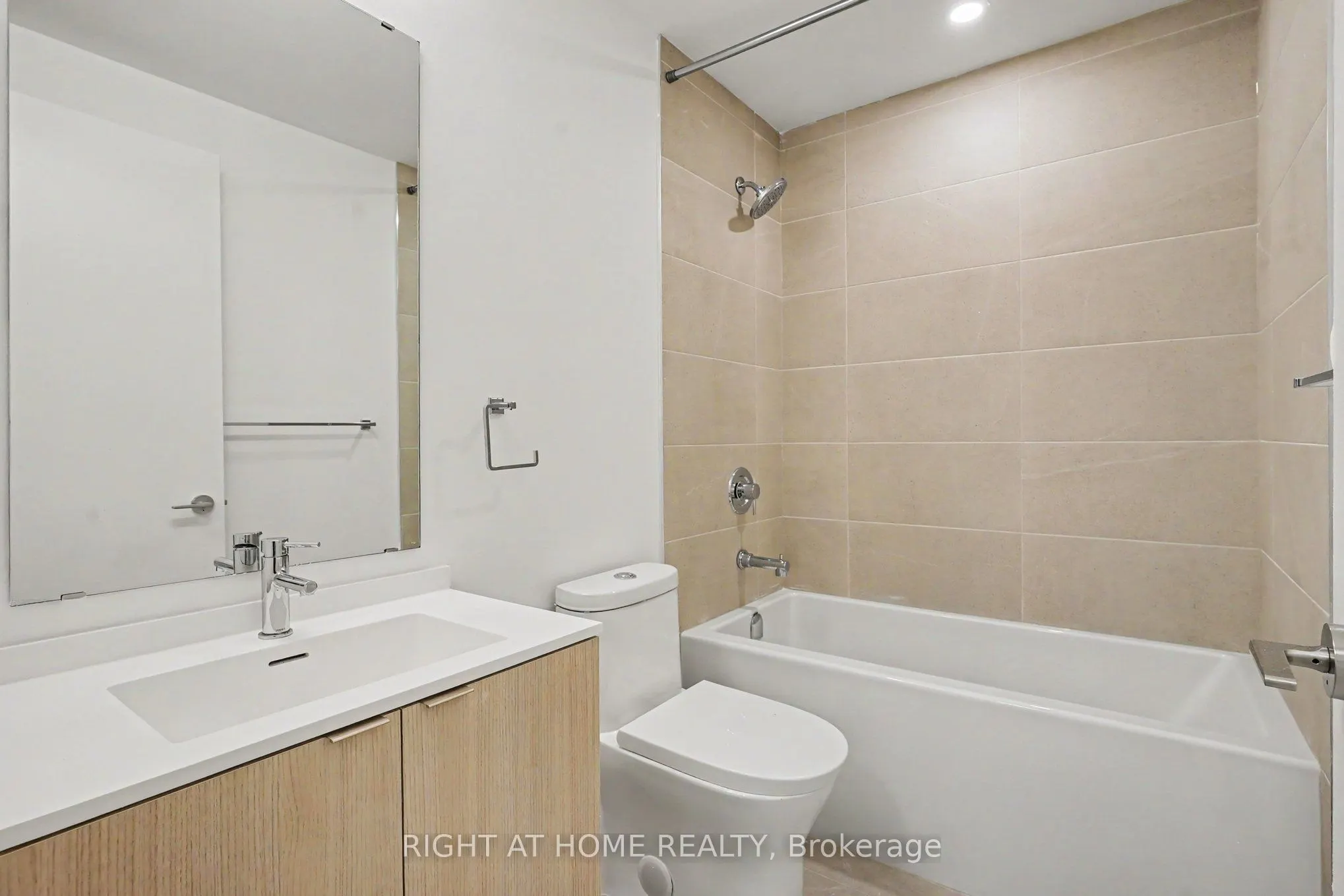 100 Queen Street E #3009