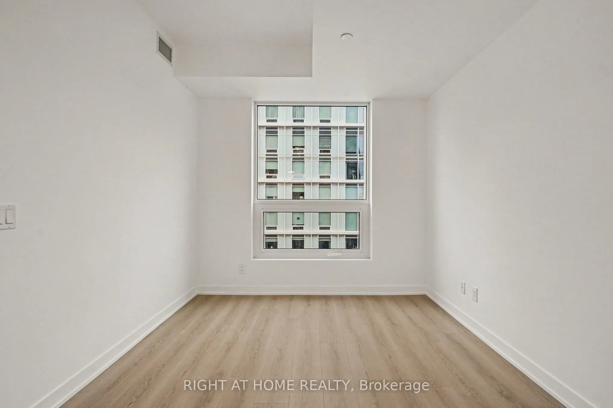 100 Queen Street E #3009