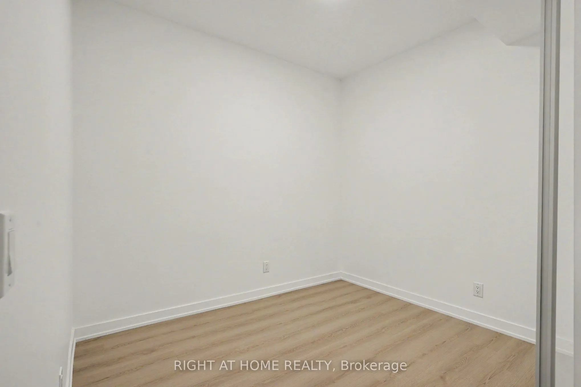 100 Queen Street E #3009