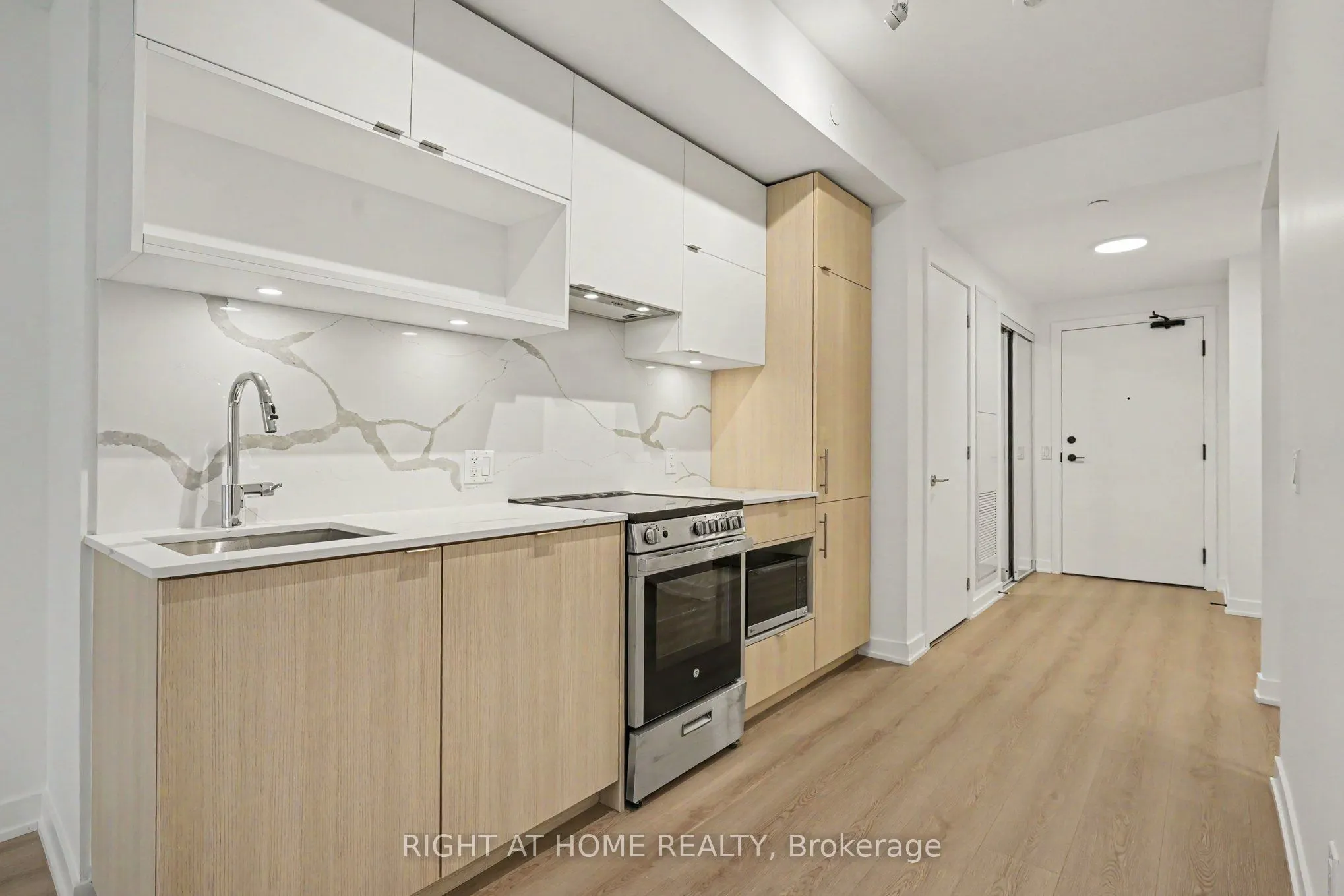 100 Queen Street E #3009