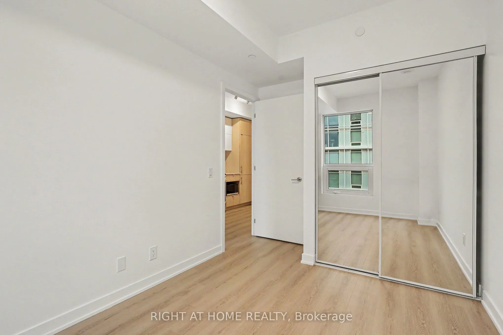 100 Queen Street E #3009