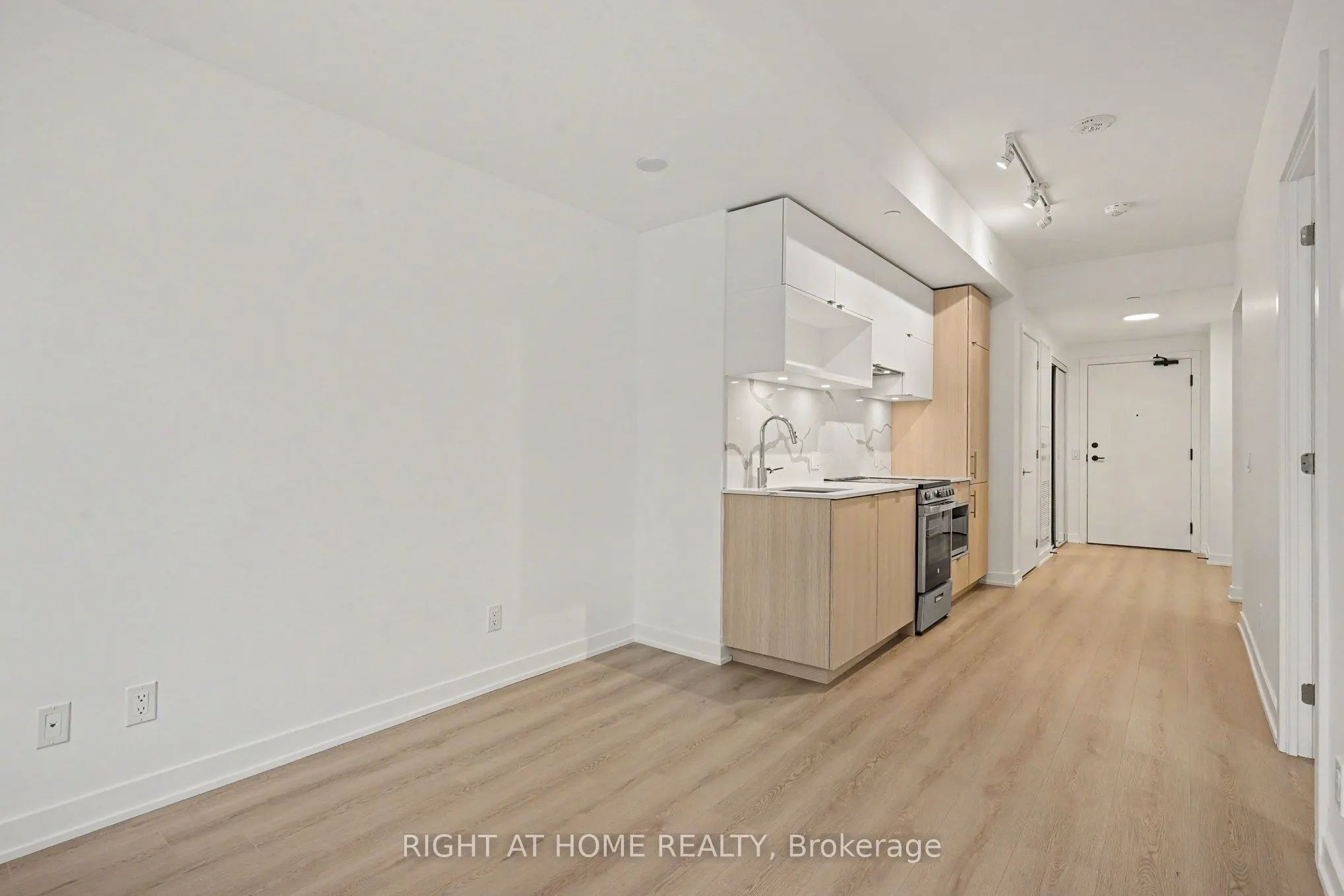 100 Queen Street E #3009