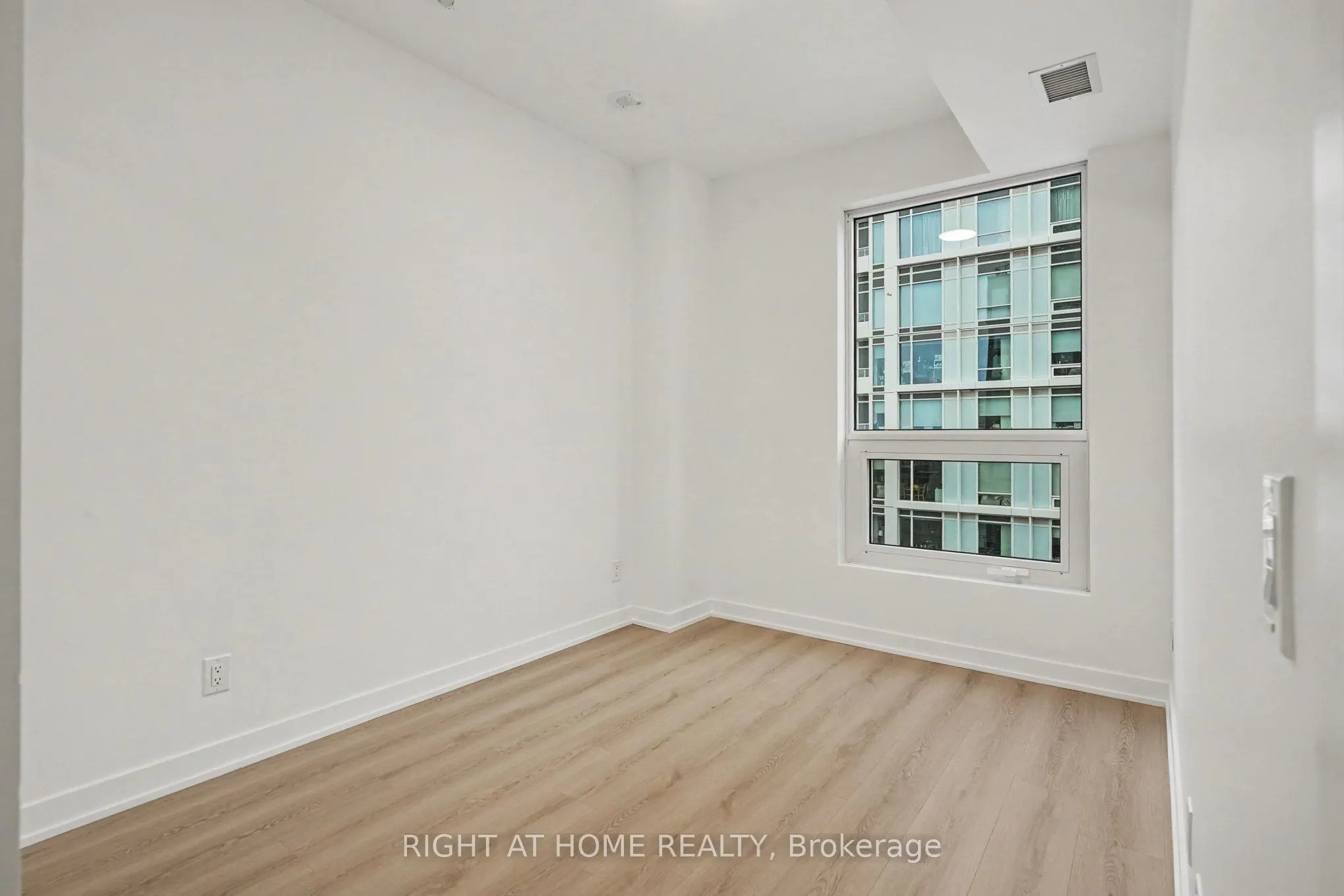 100 Queen Street E #3009