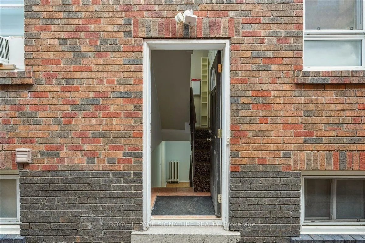 12 Castle View Avenue #Lower
