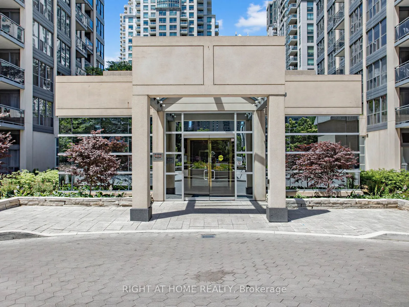 28 Hollywood Avenue #311