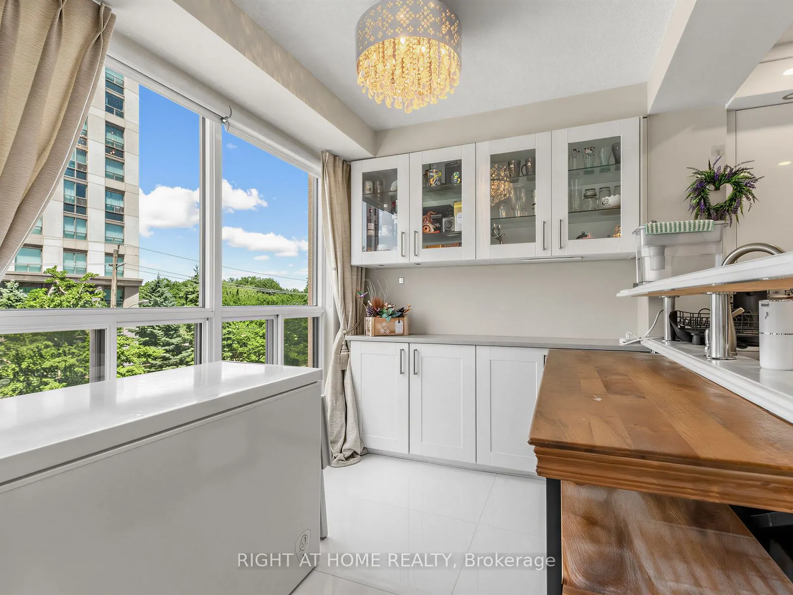 28 Hollywood Avenue #311