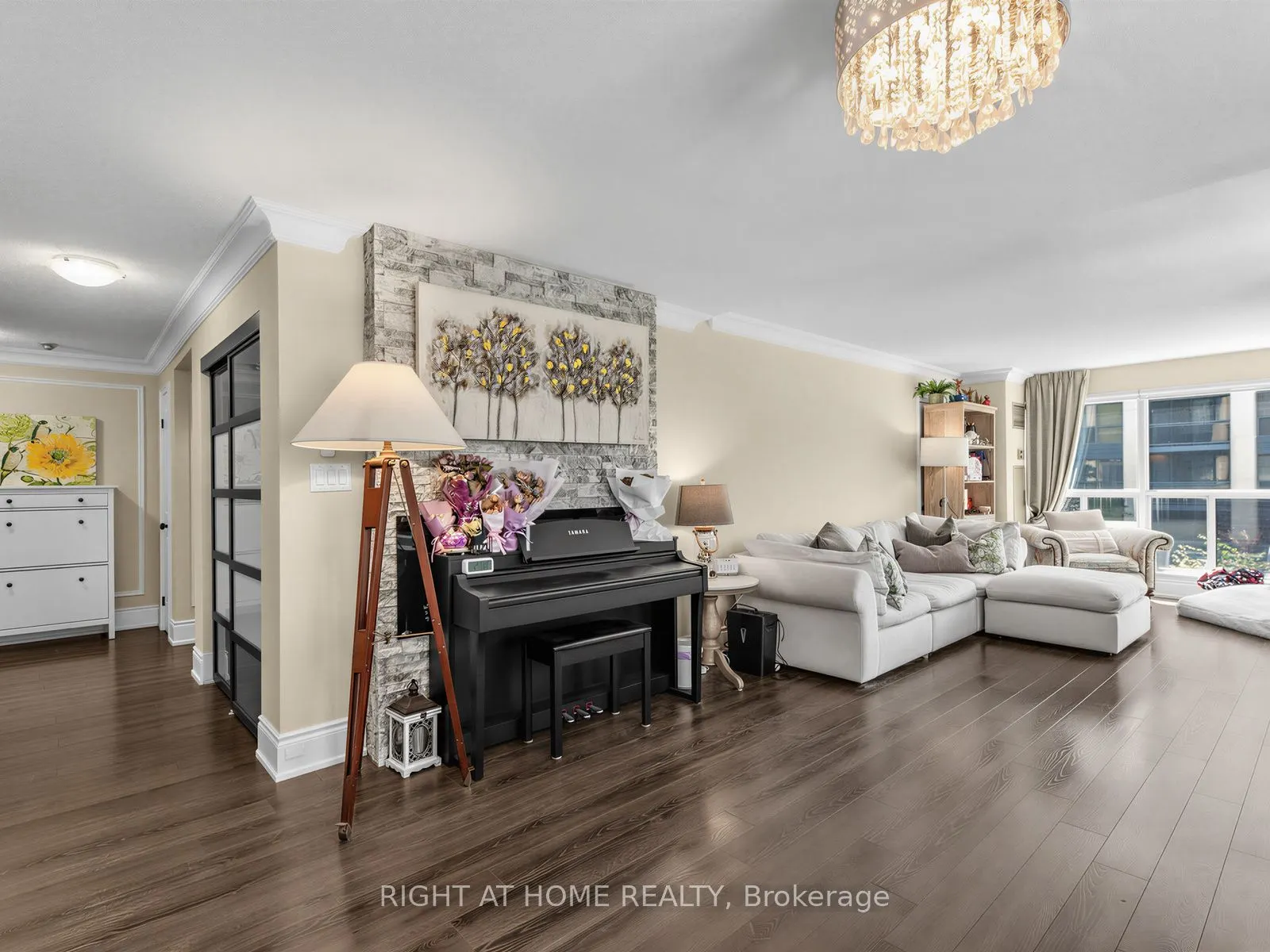 28 Hollywood Avenue #311