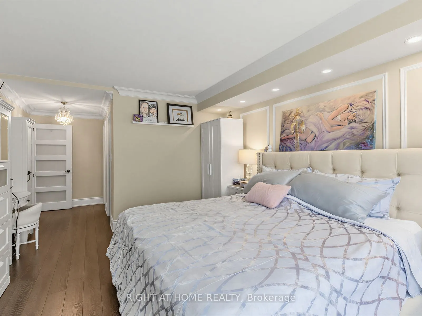 28 Hollywood Avenue #311